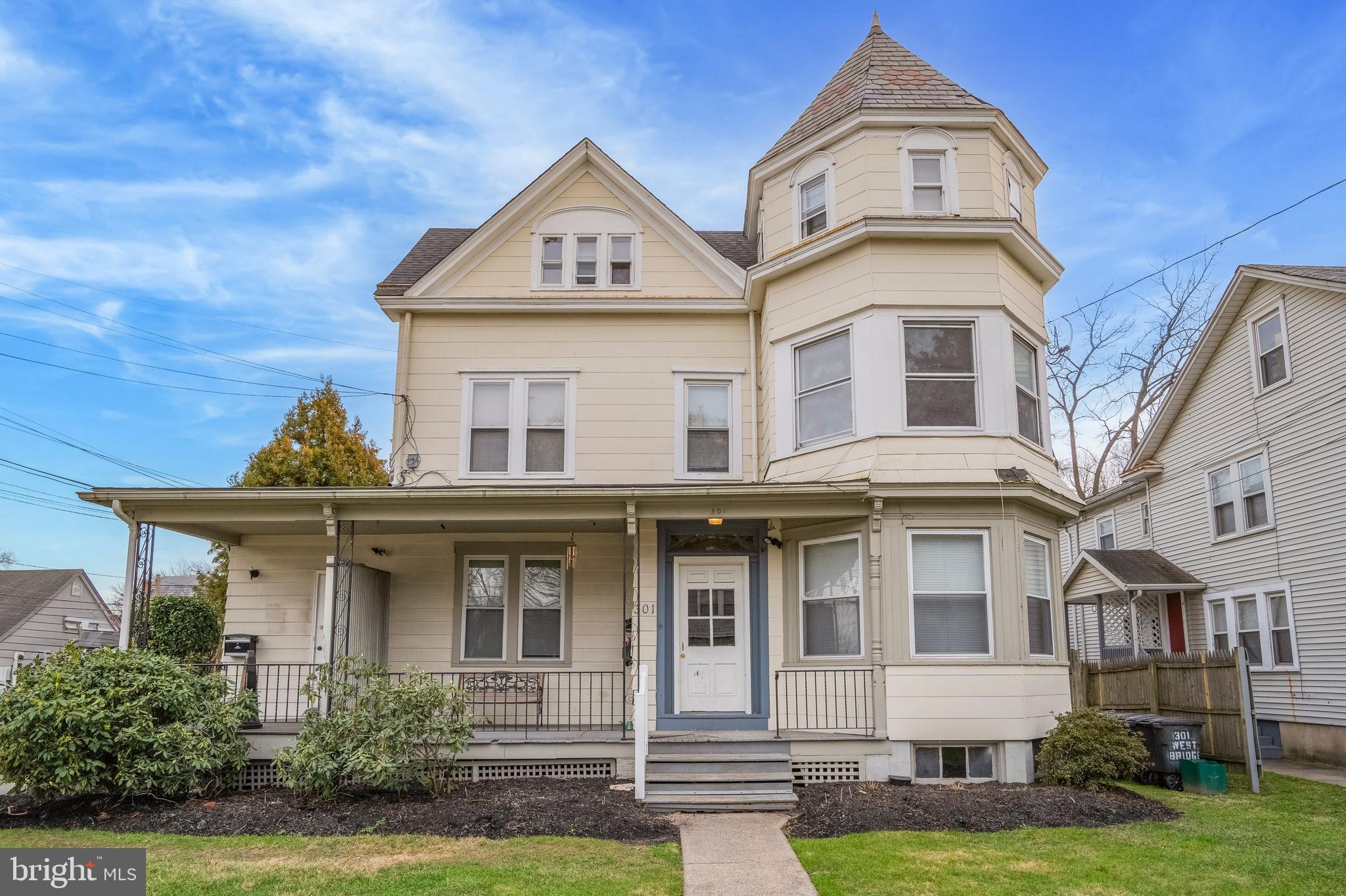 301 W Bridge STREET Unit: 4