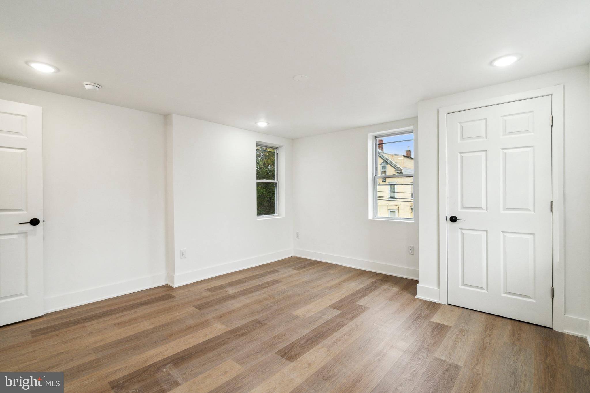 301 W Bridge STREET Unit: 4