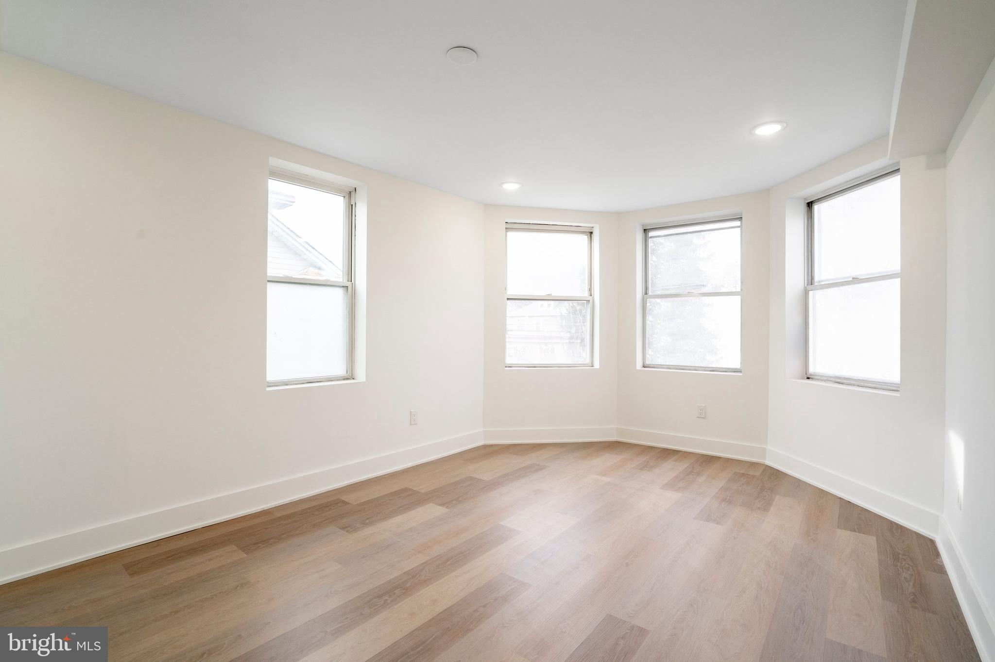 301 W Bridge STREET Unit: 4