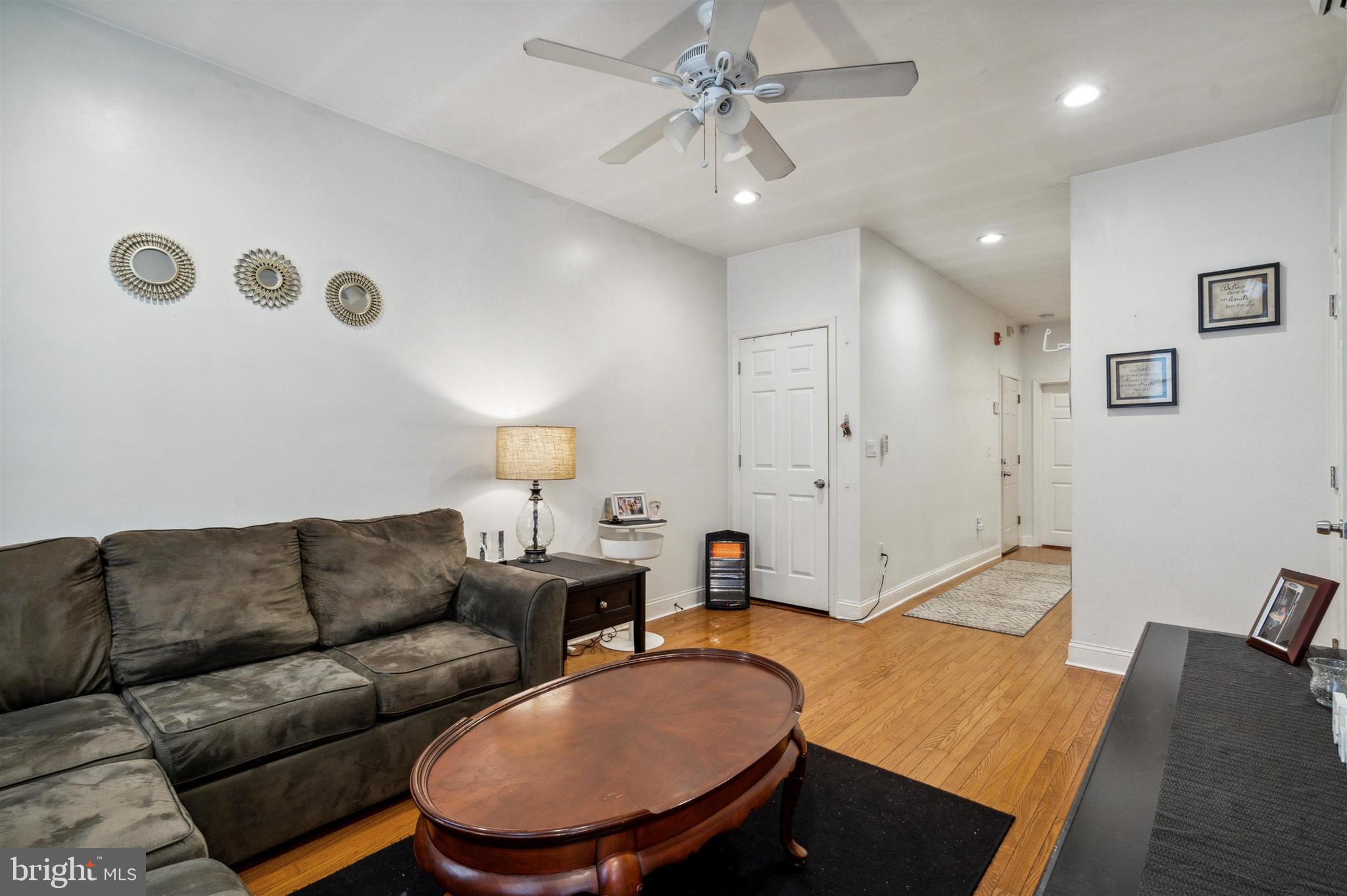 2633 KENSINGTON AVENUE