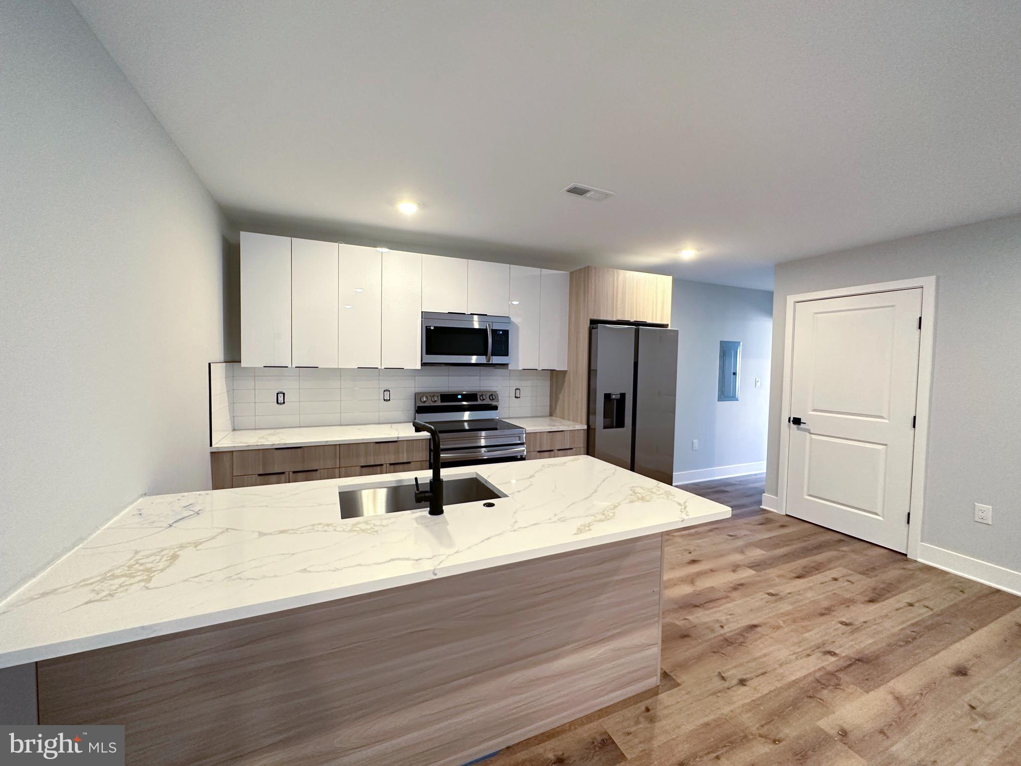 1720 W Master STREET Unit: 1