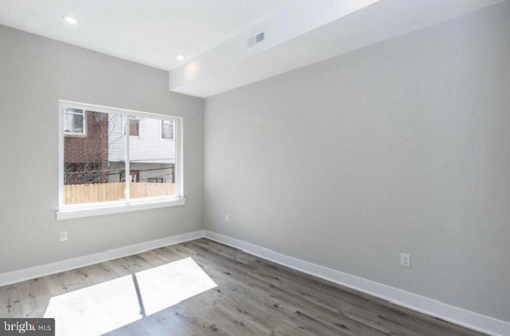2710 Ridge AVENUE Unit: 2