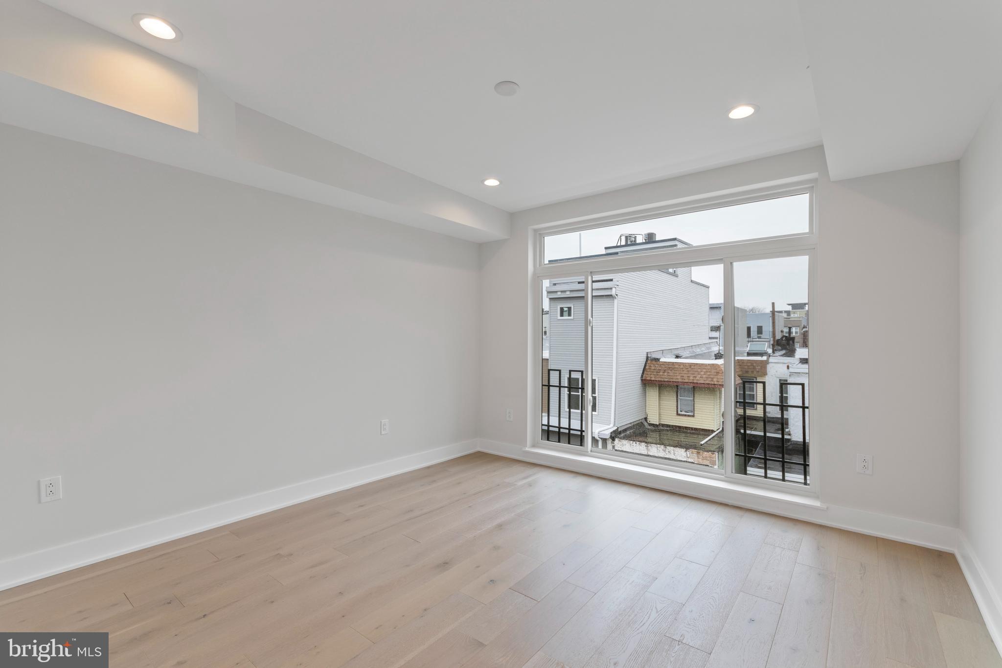 2214 Trenton Ave