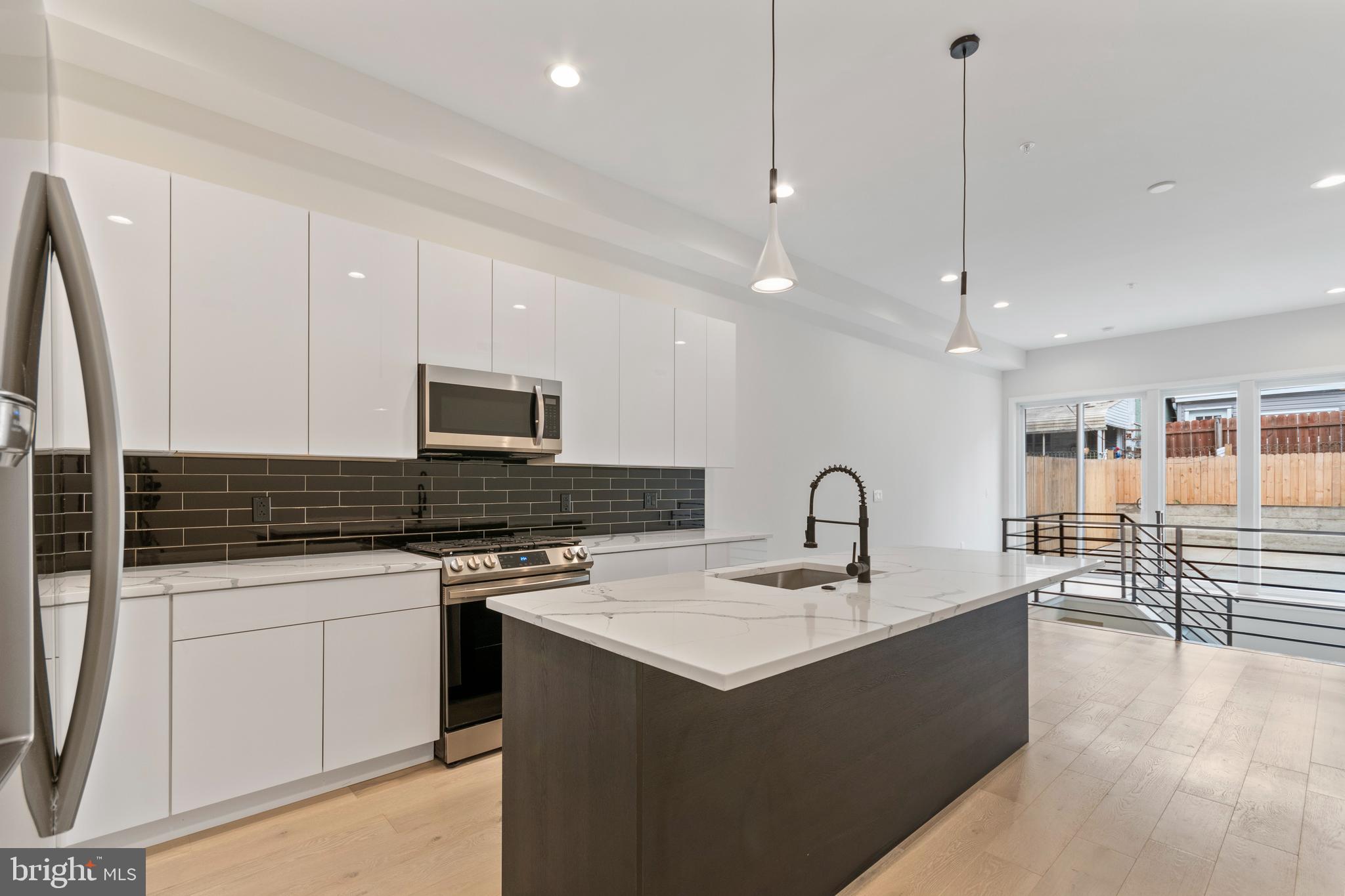 2214 Trenton Ave