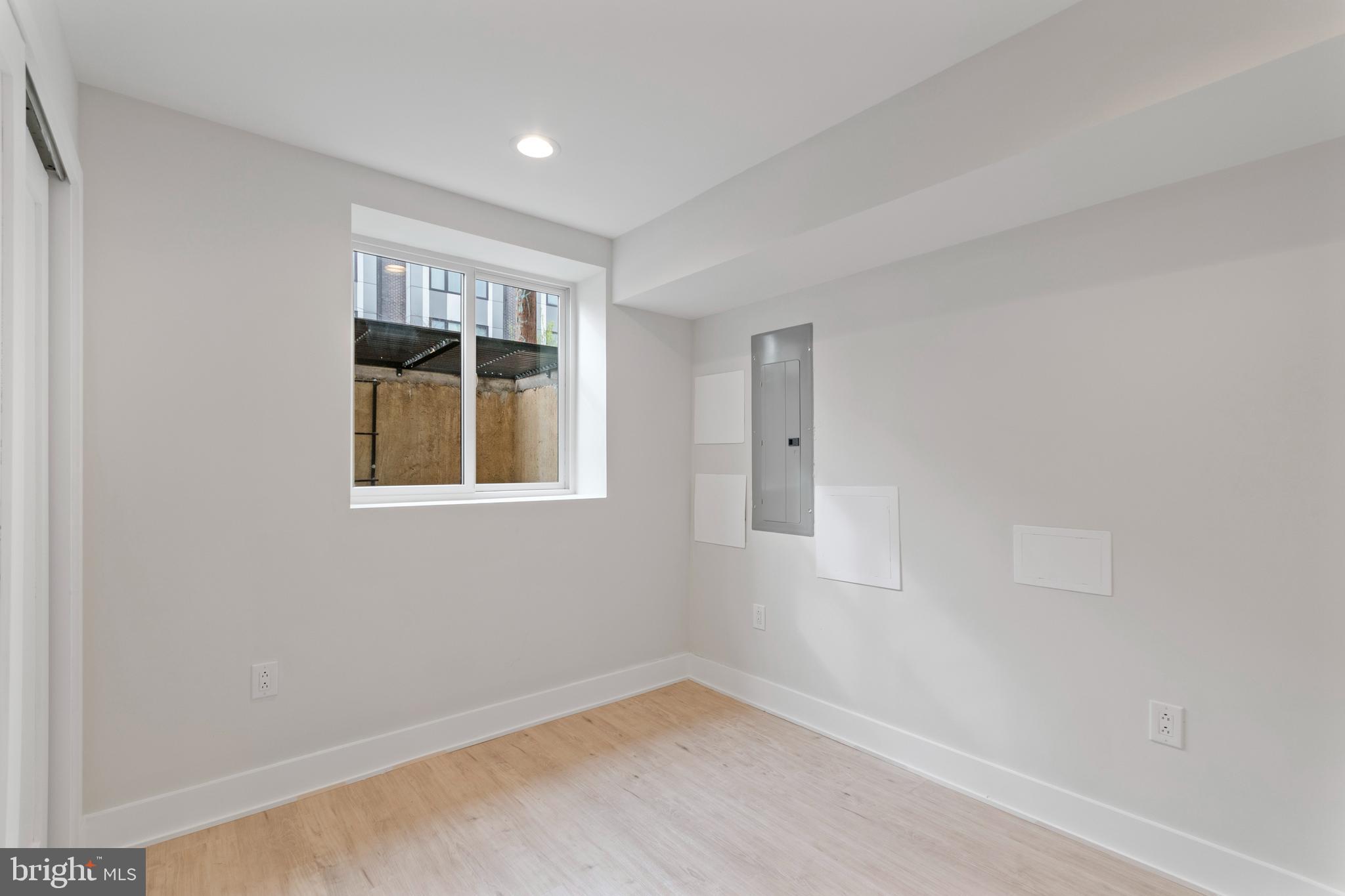 2214 Trenton Ave