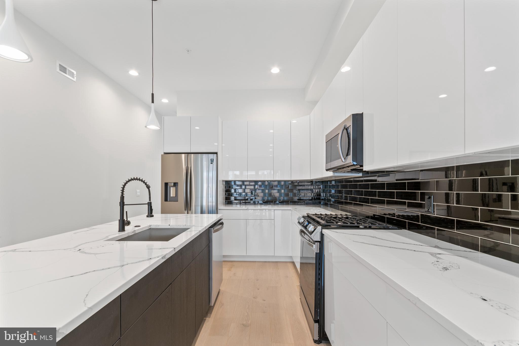 2214 Trenton Ave
