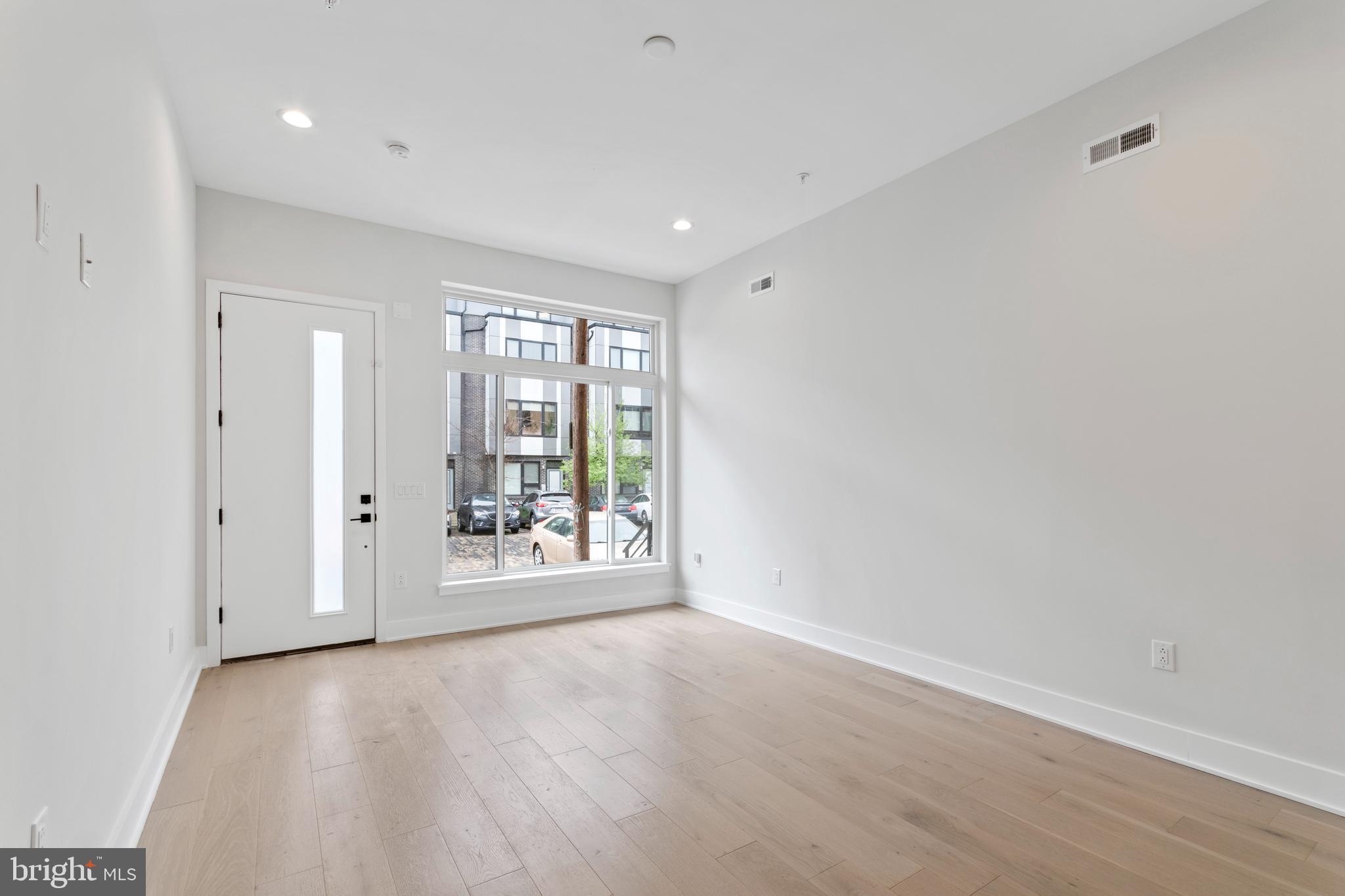 2214 Trenton Ave