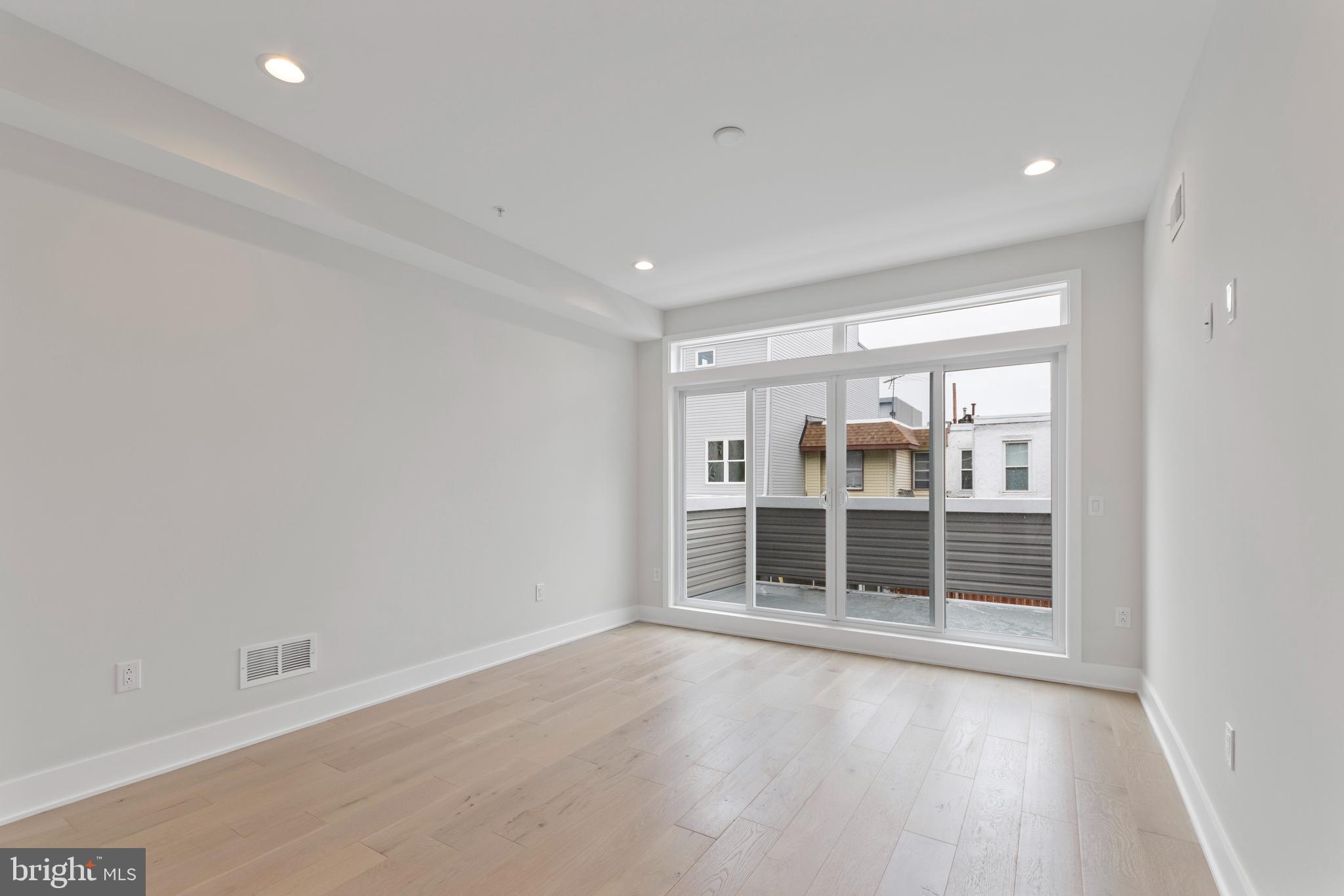 2214 Trenton Ave