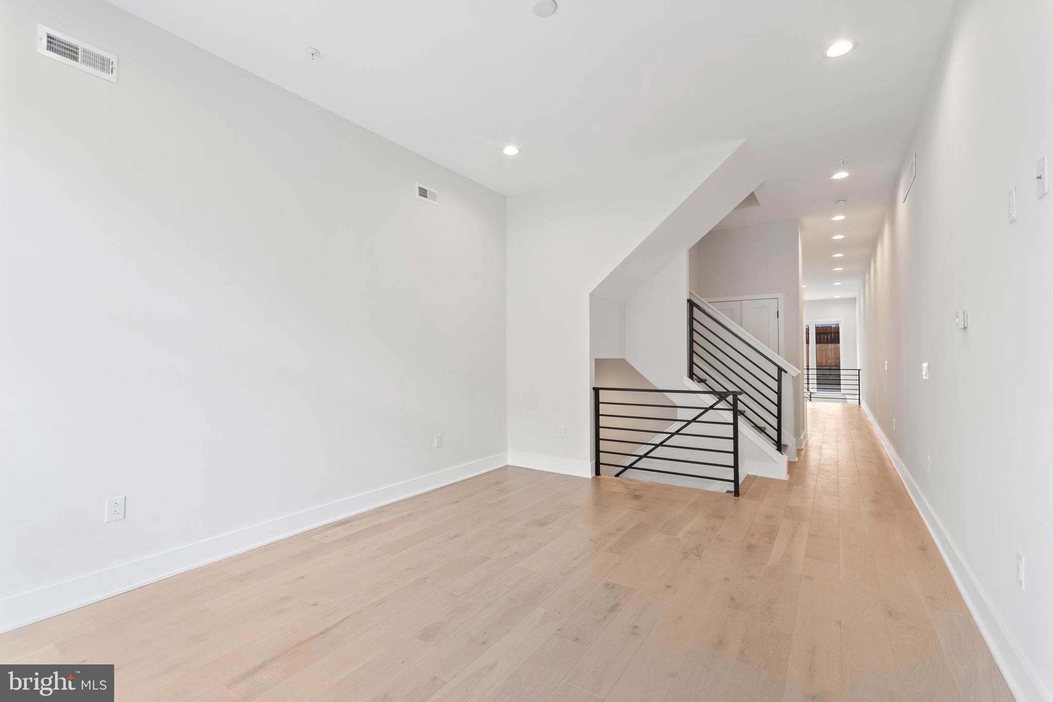2214 Trenton Ave
