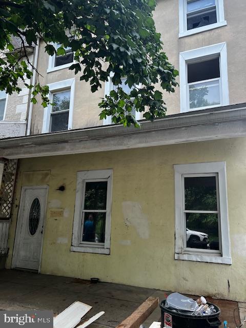 527 Dupont St