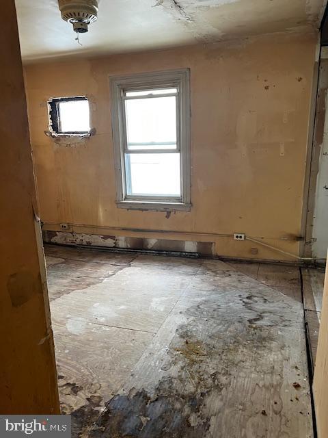 527 Dupont St