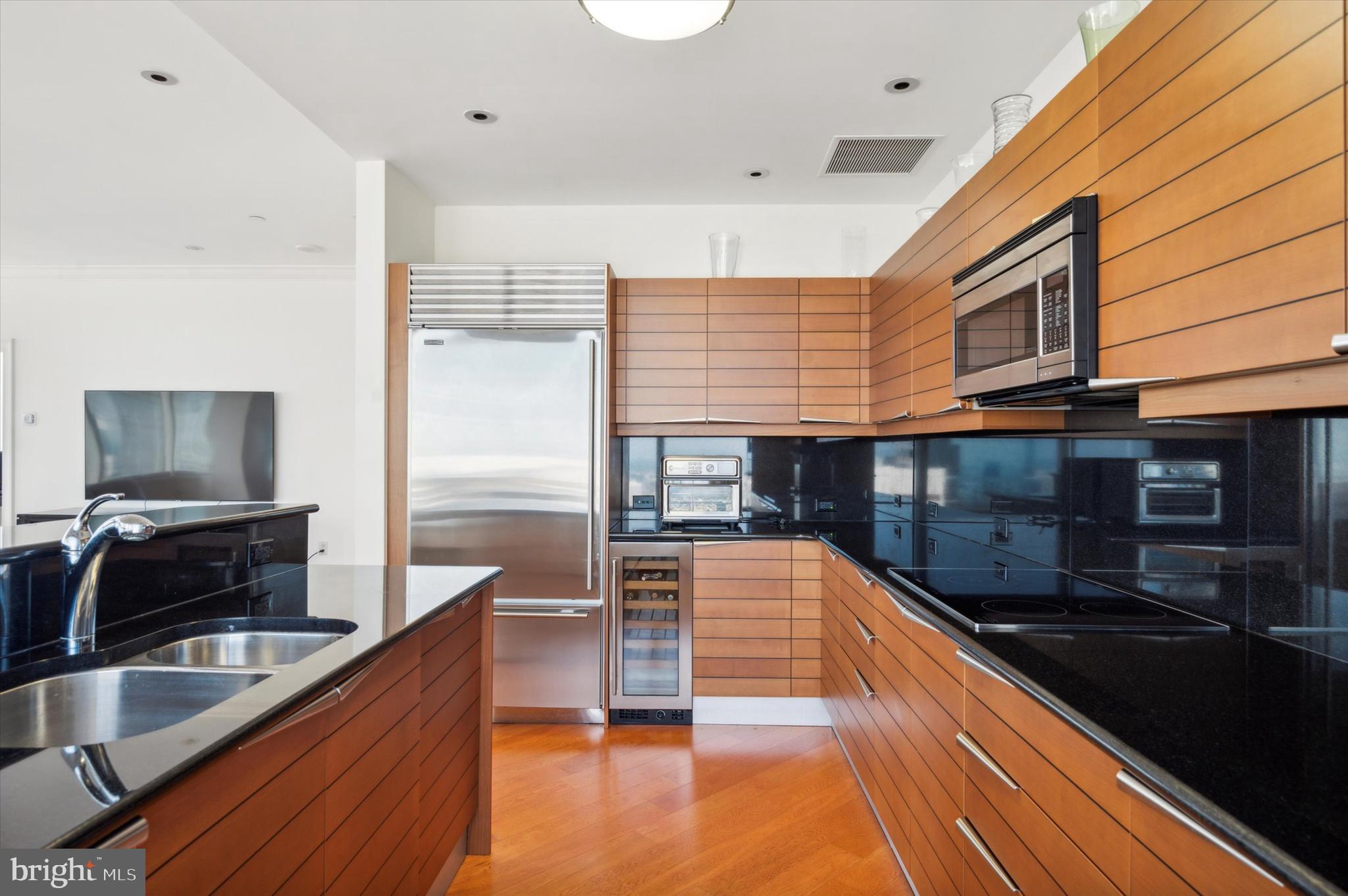 50 S 16th St #4005