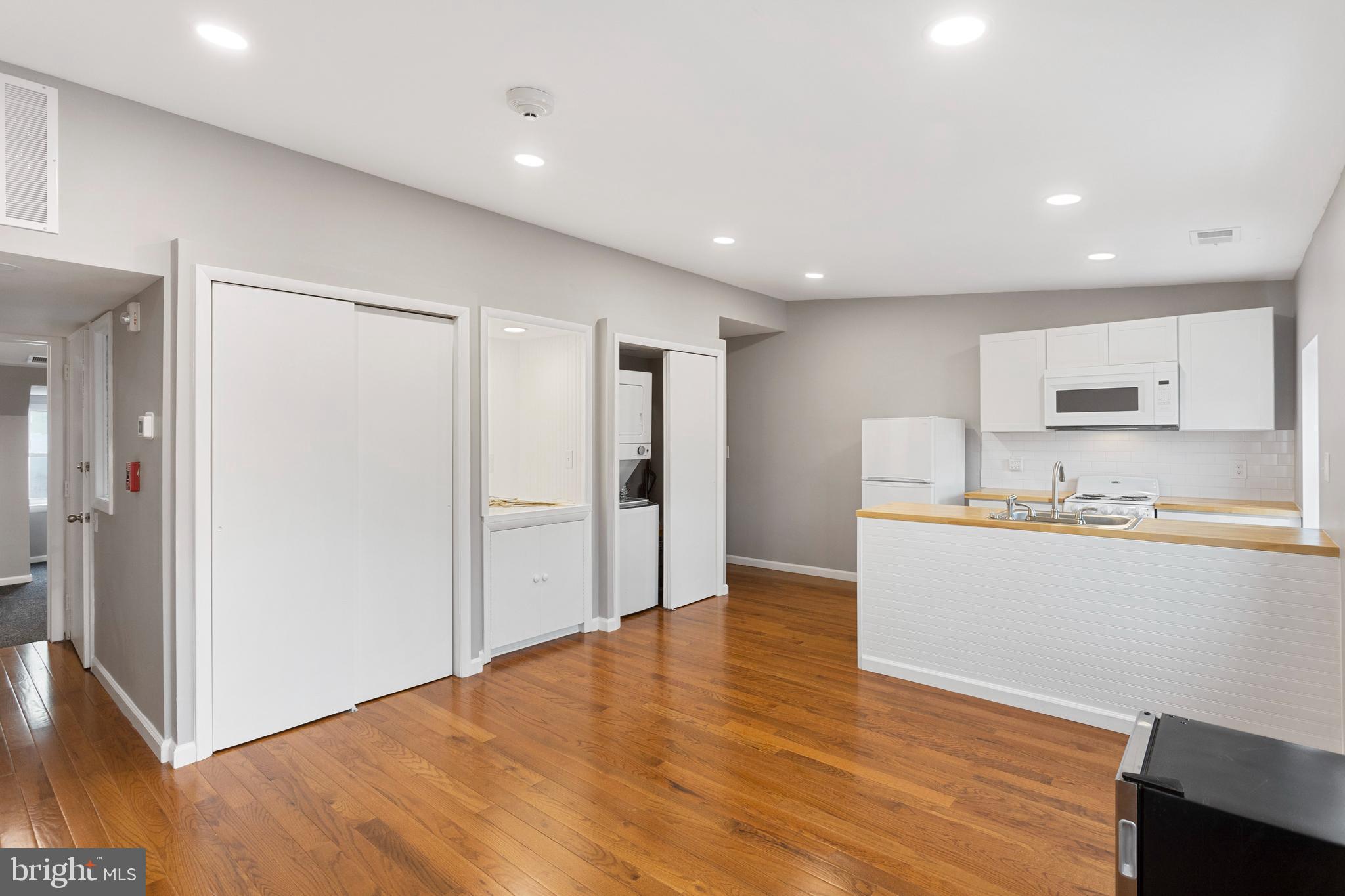 146-48 SOUTH ST #3