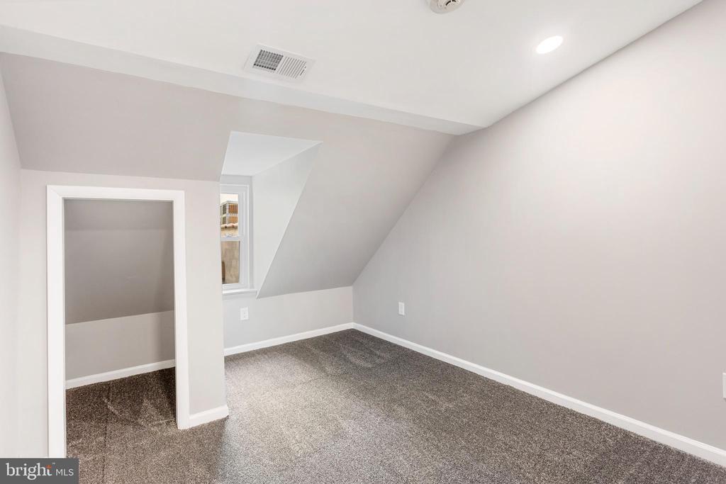 146-48 SOUTH ST #3