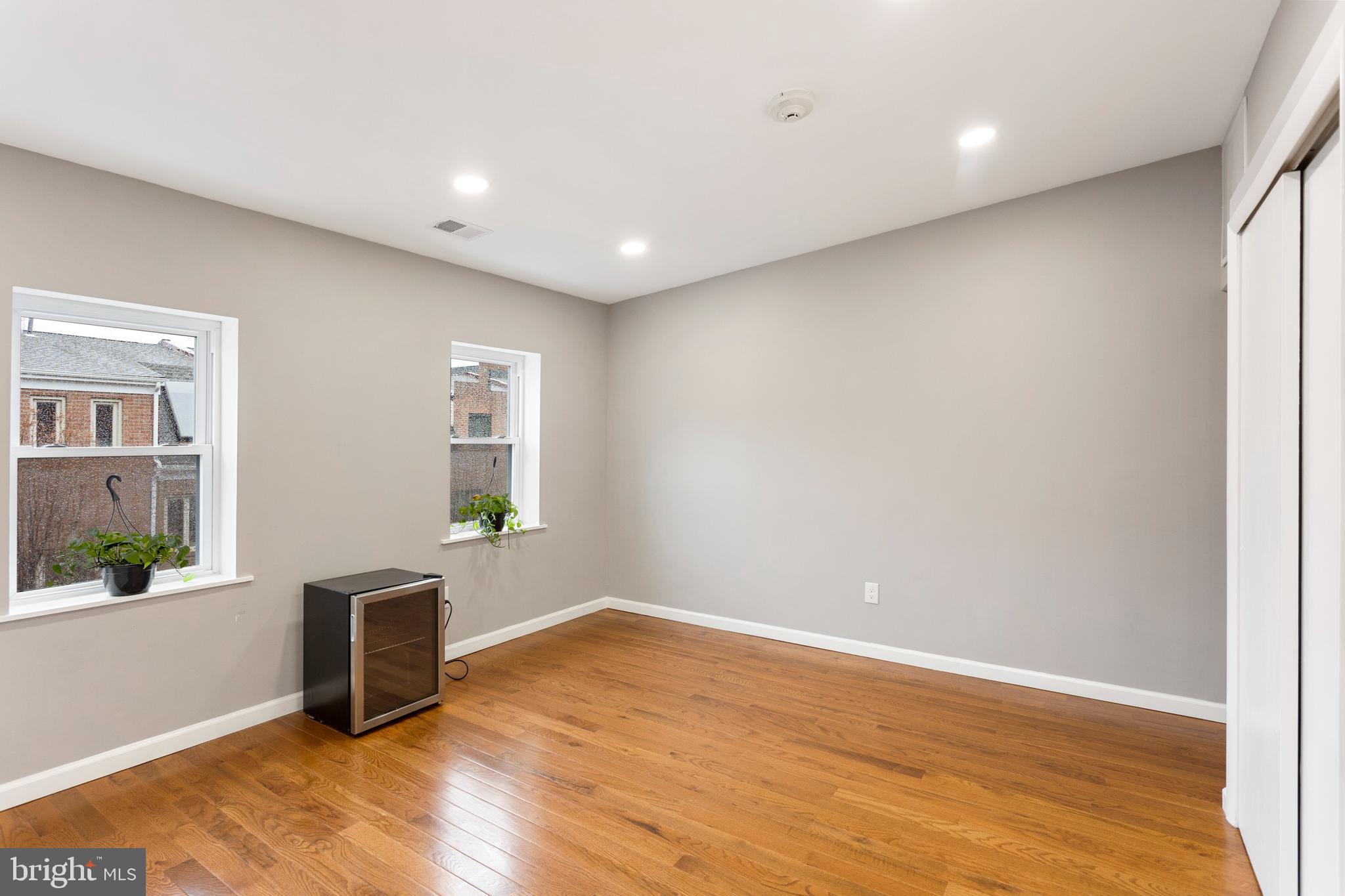 146-48 SOUTH ST #3