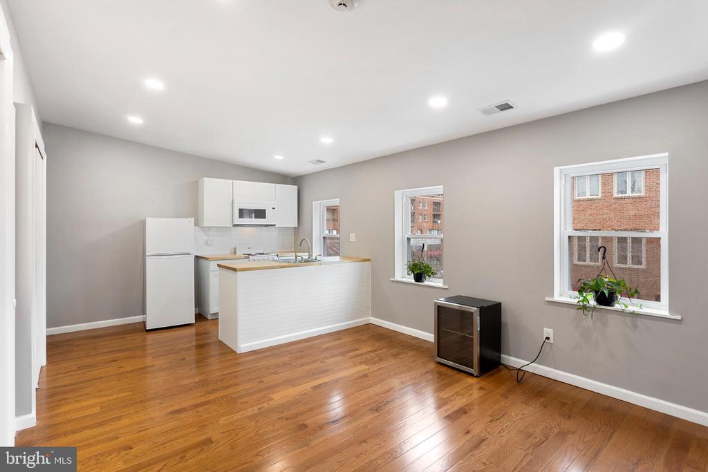 146-48 SOUTH ST #3