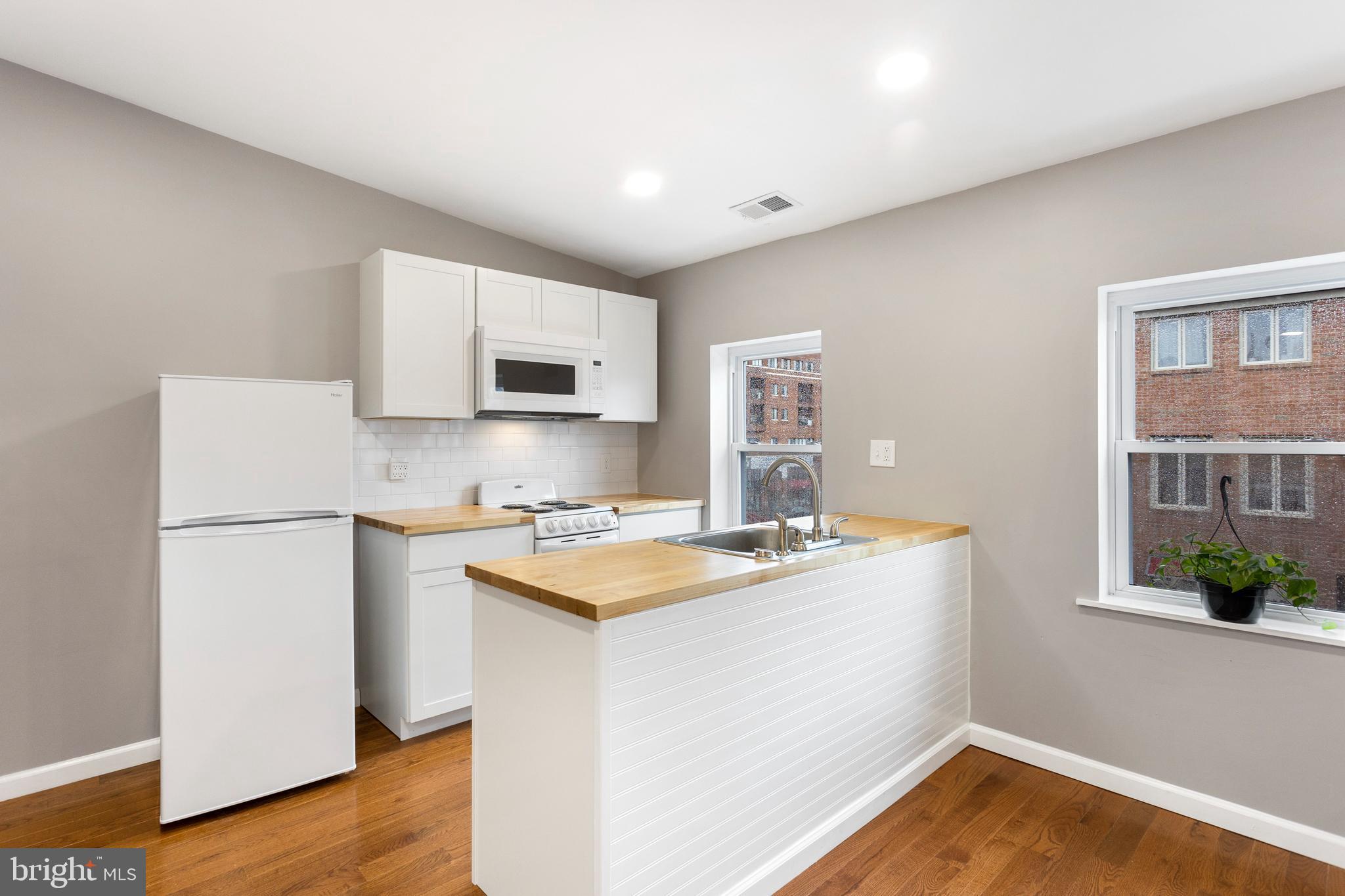 146-48 SOUTH ST #3