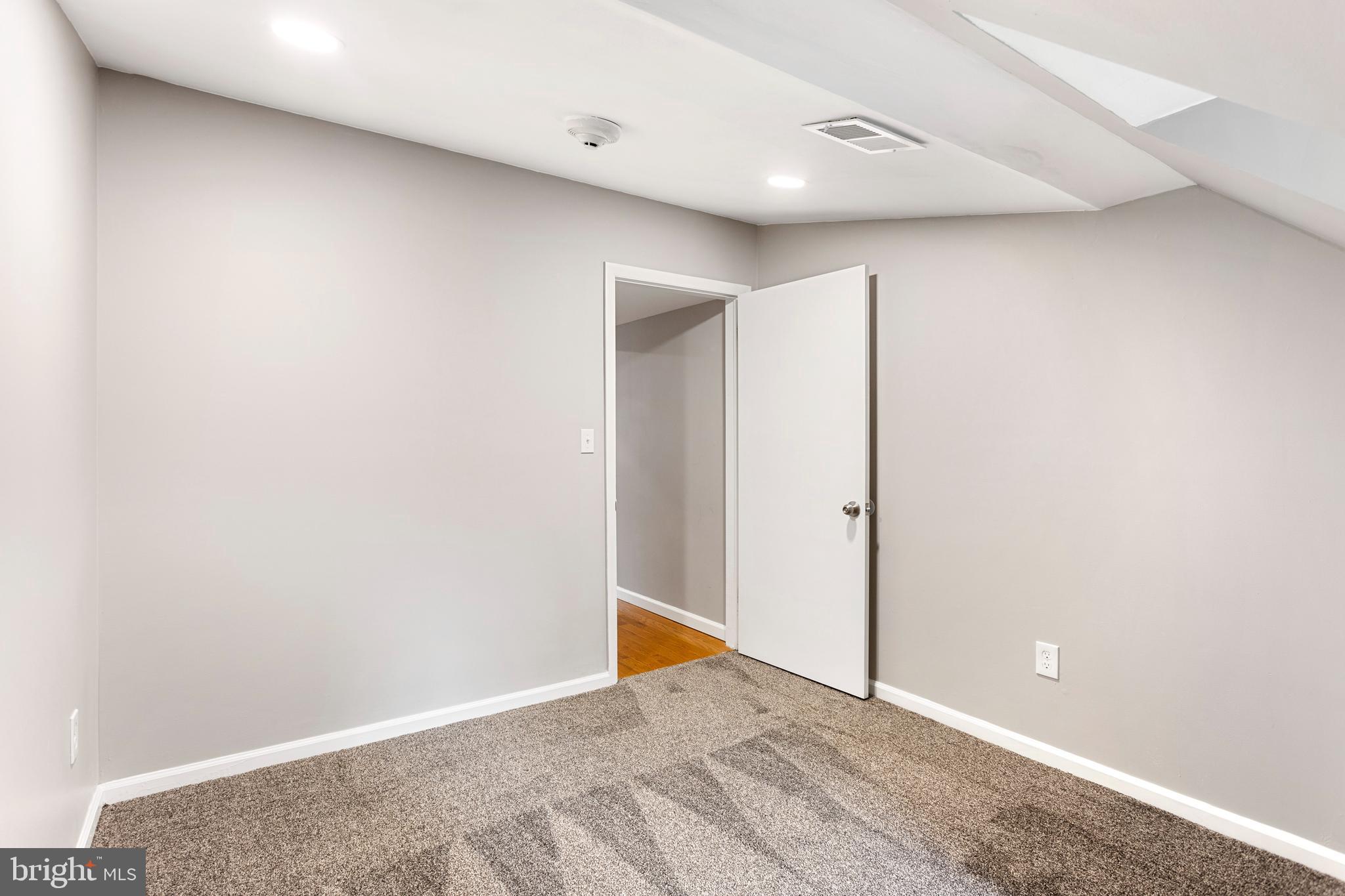 146-48 SOUTH ST #3