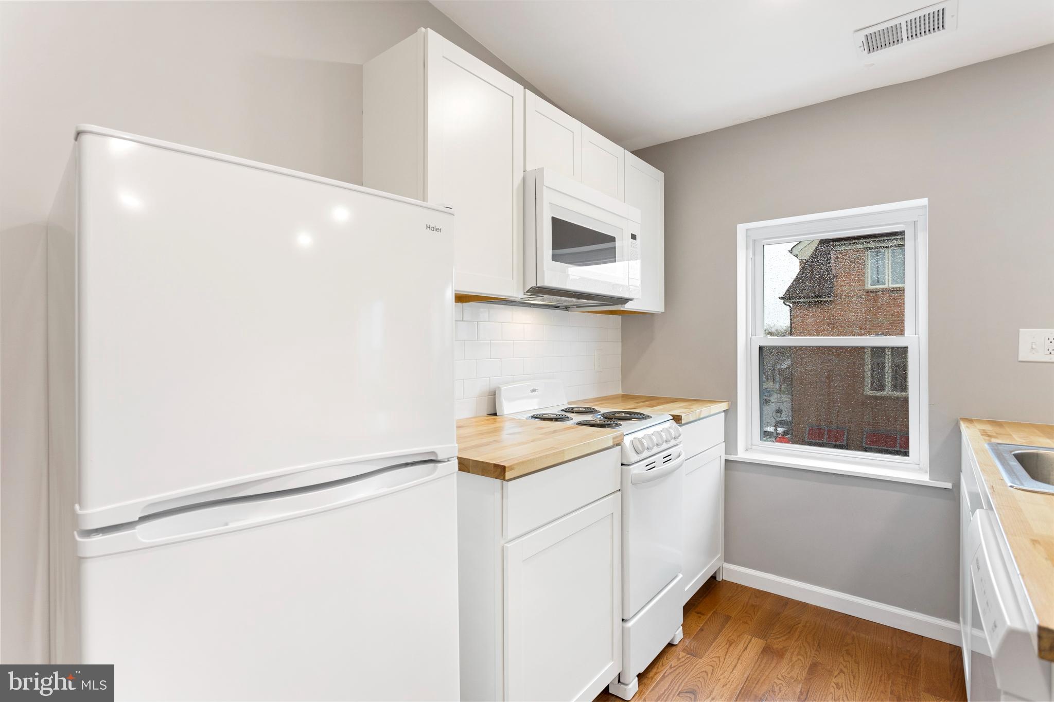 146-48 SOUTH ST #3