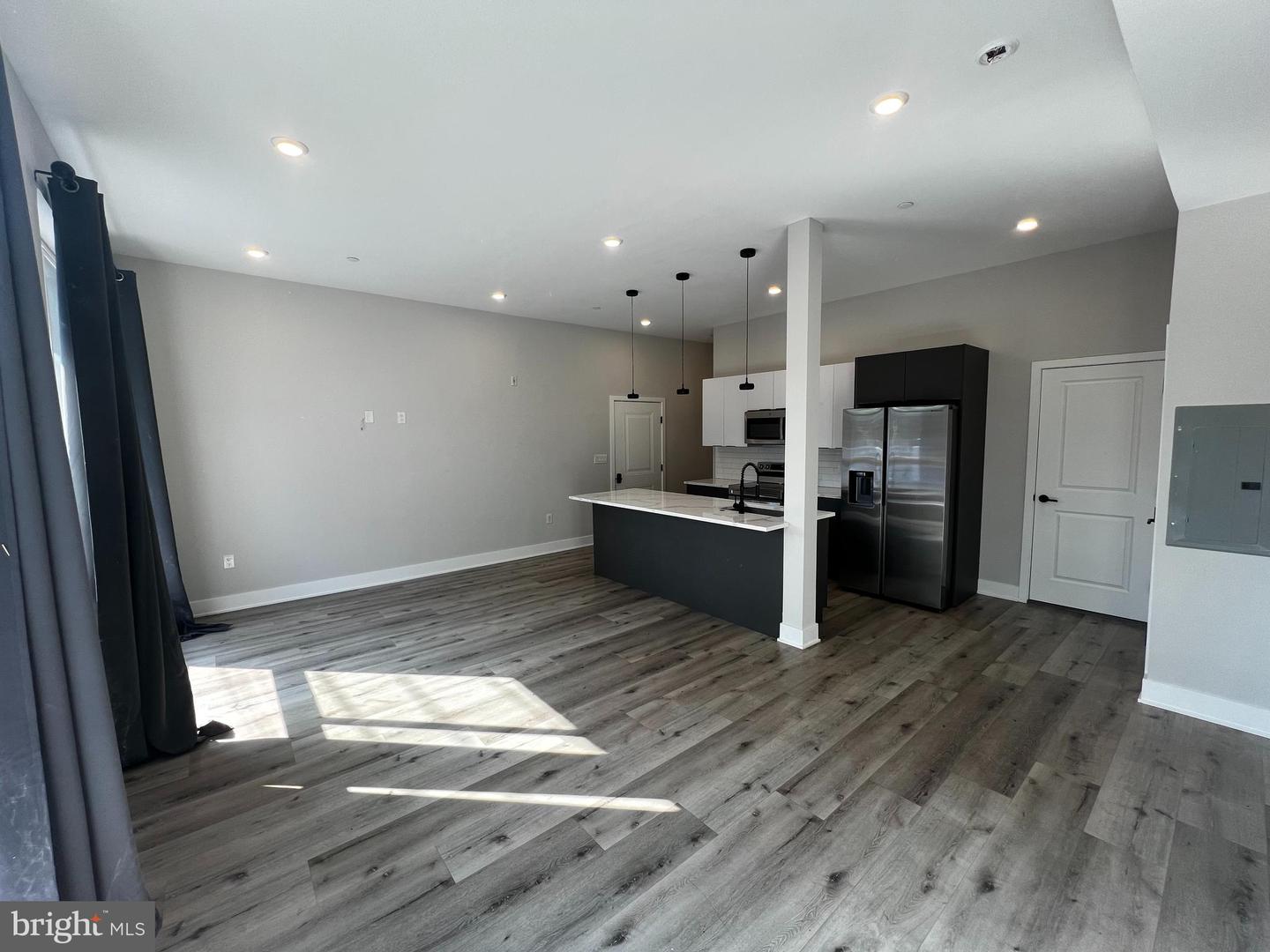 2710 RIDGE AVE #1