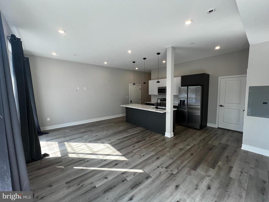 2710 RIDGE AVE #1