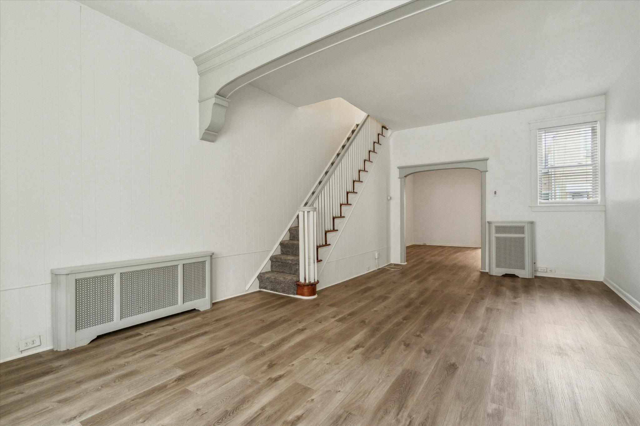 2432 E HAZZARD STREET