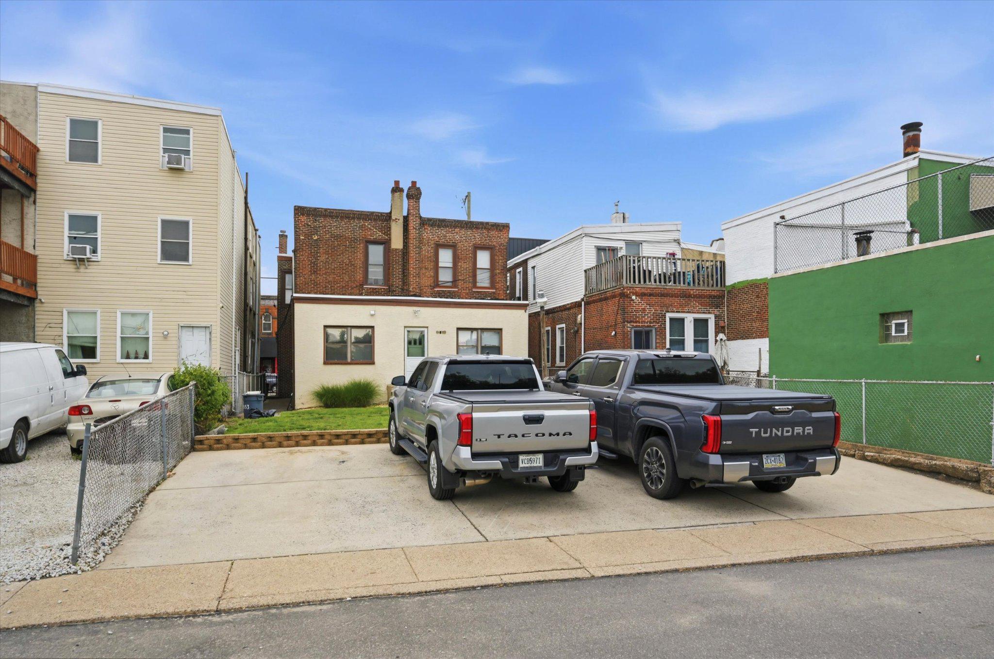 3153 RICHMOND STREET 1