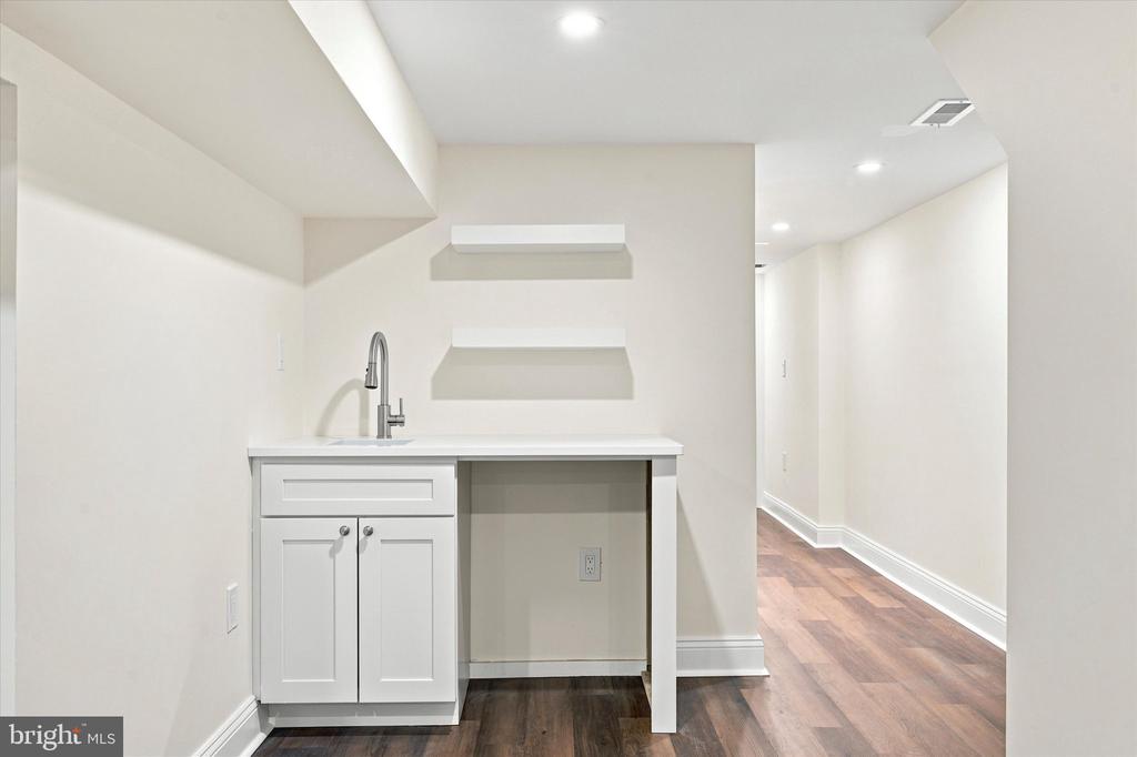 1012 CARPENTER STREET