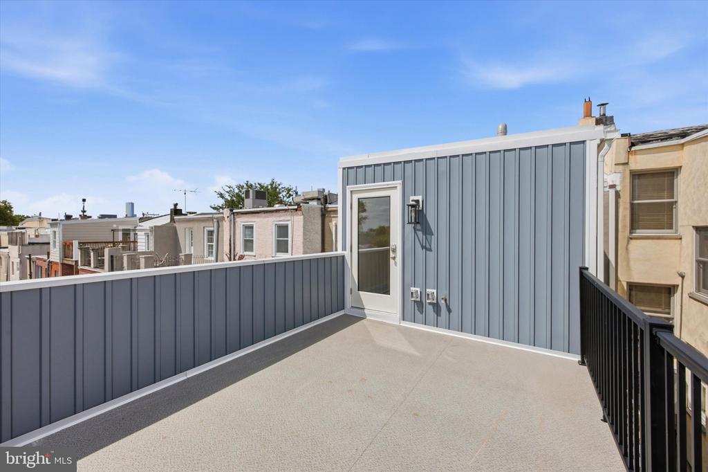 1012 CARPENTER STREET