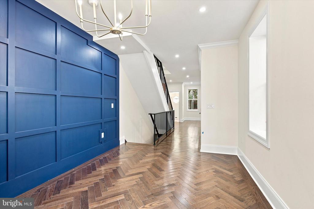1012 CARPENTER STREET