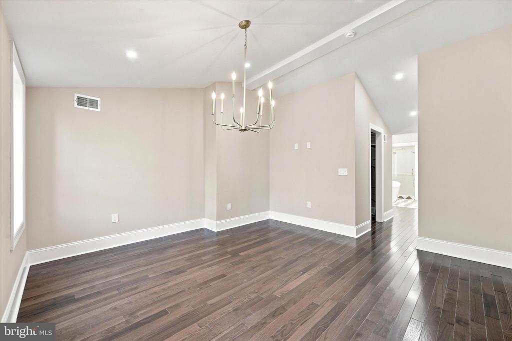 1012 CARPENTER STREET