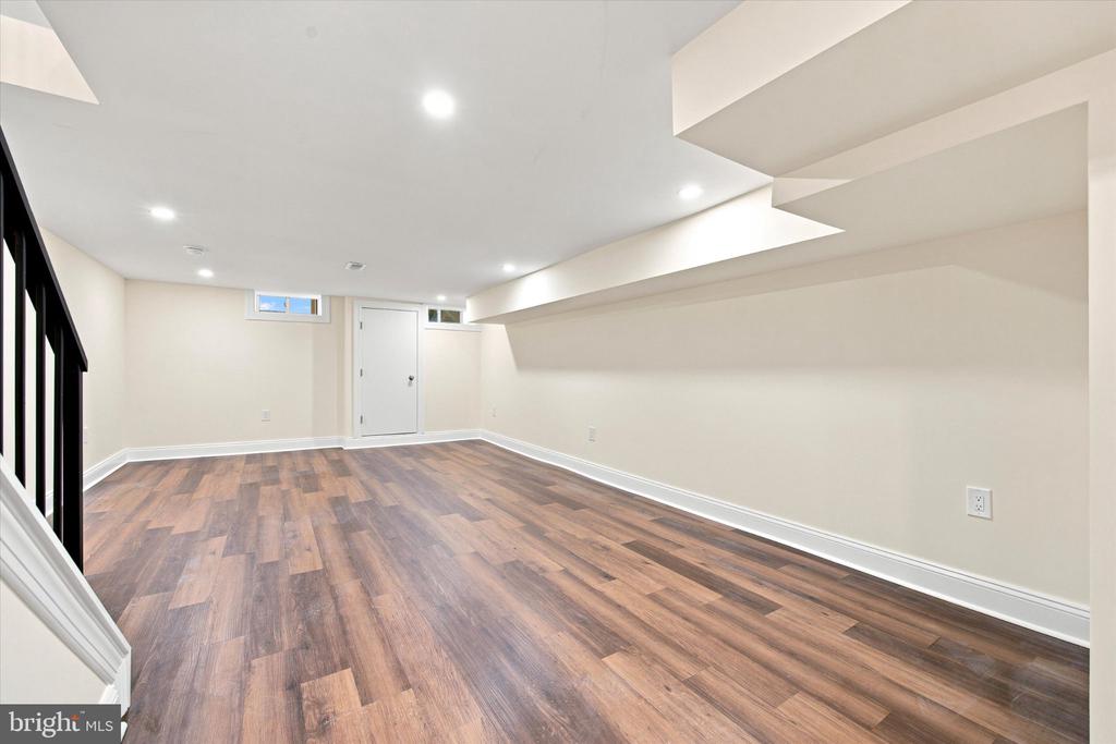 1012 CARPENTER STREET