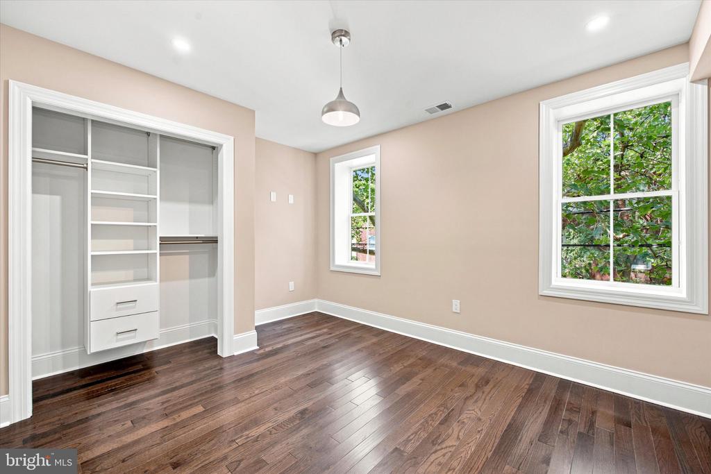 1012 CARPENTER STREET
