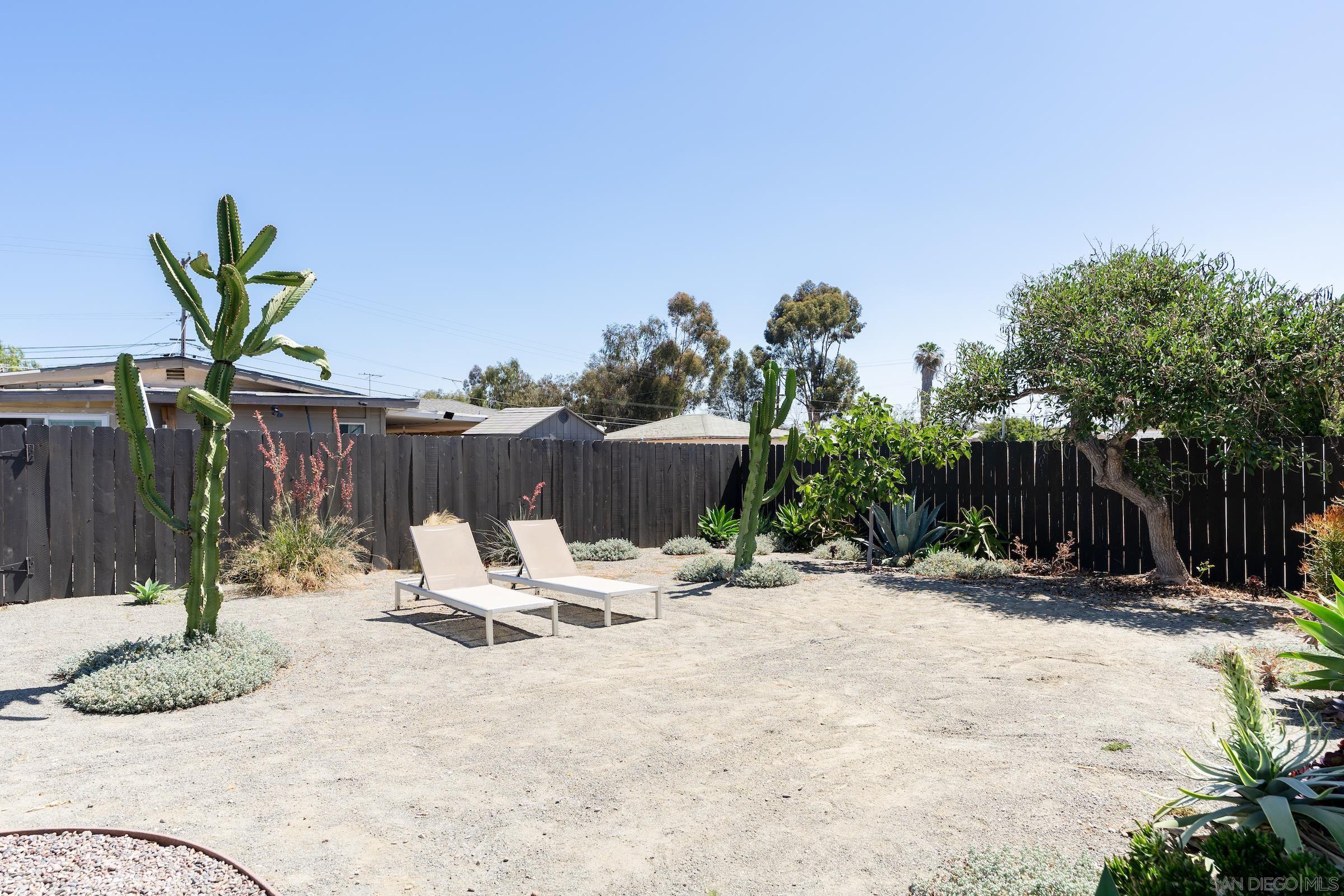 3820 Hilltop Dr