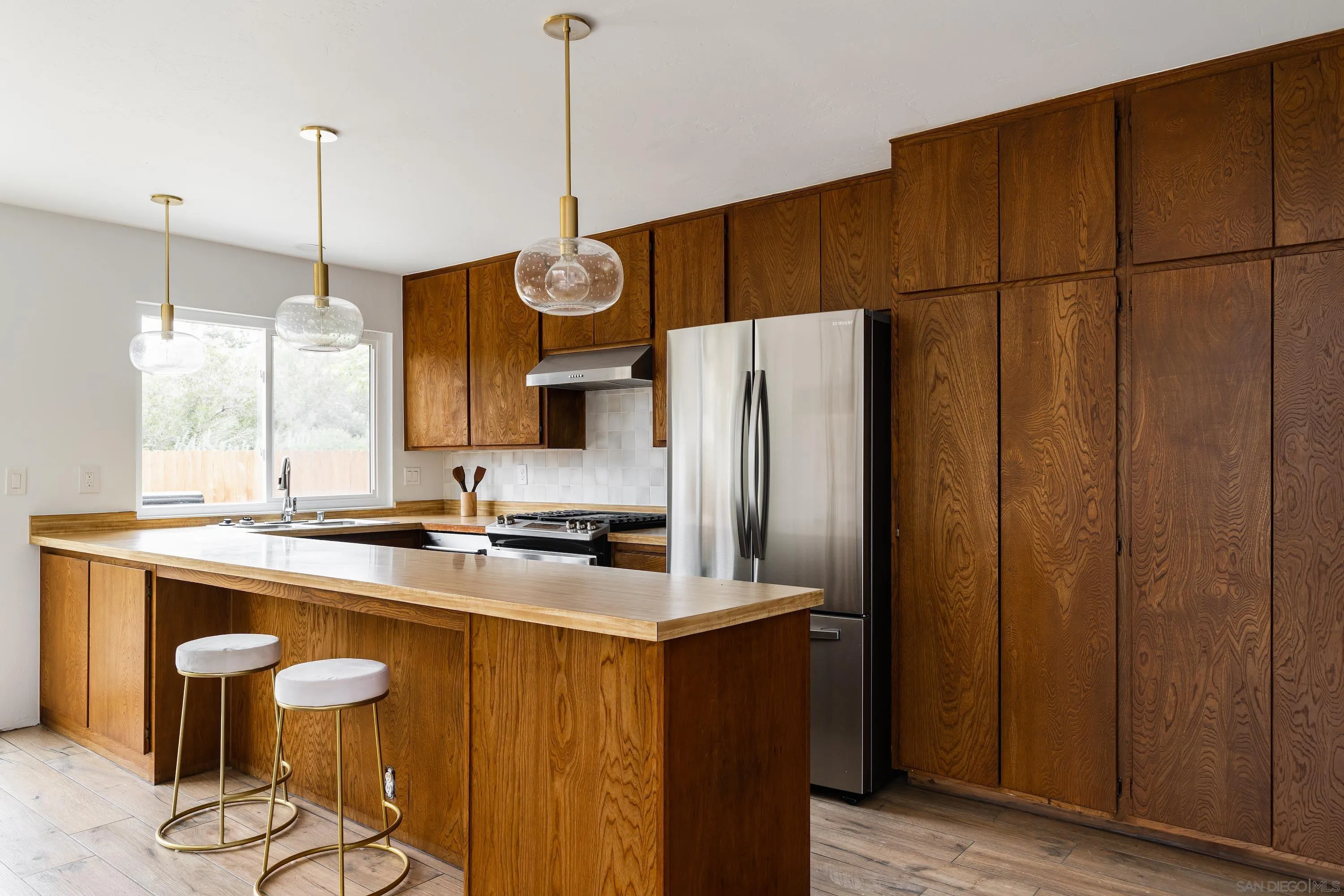 1824 Manzanita Crt