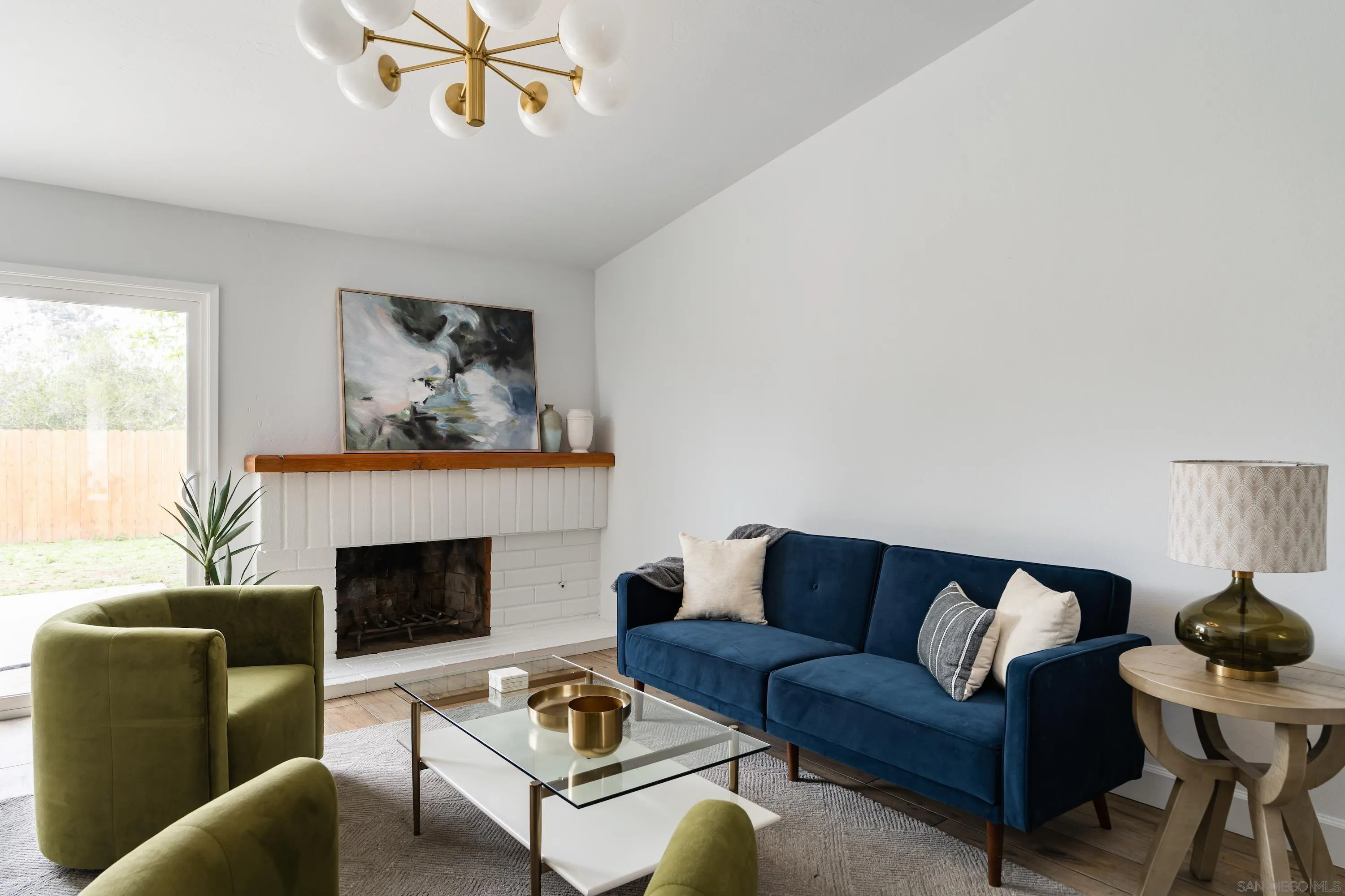 1824 Manzanita Crt