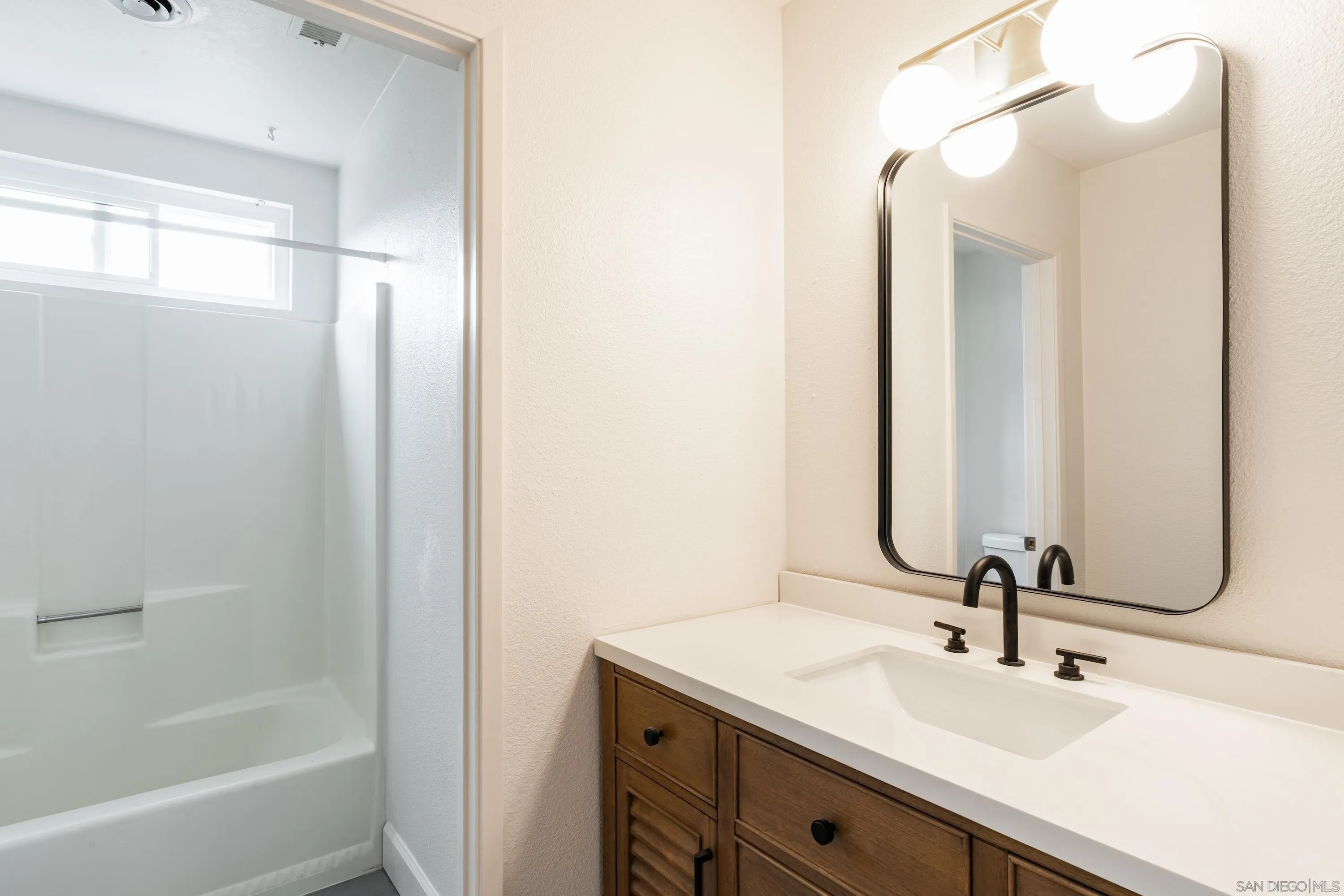 1824 Manzanita Crt