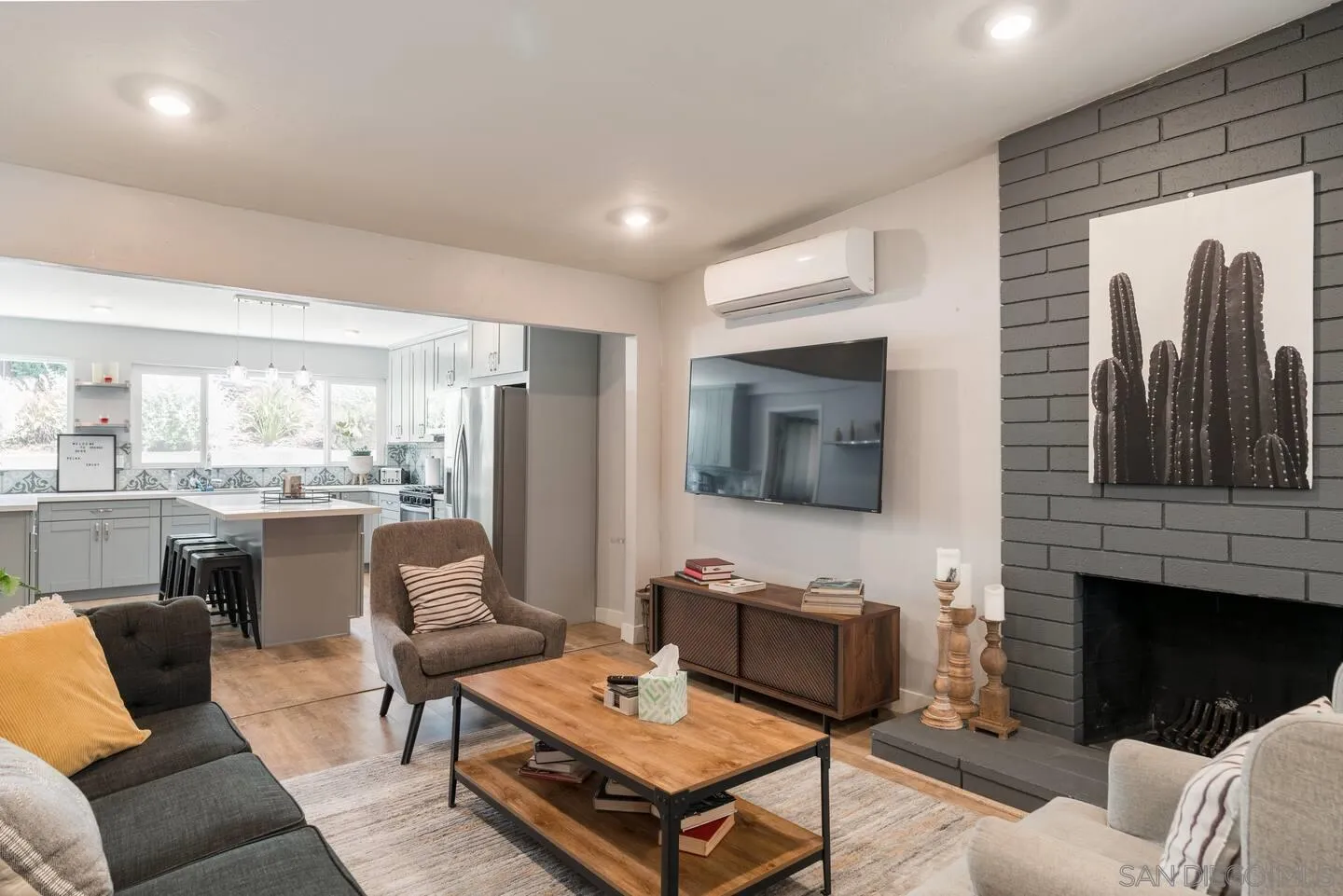 741 Olivewood Ter