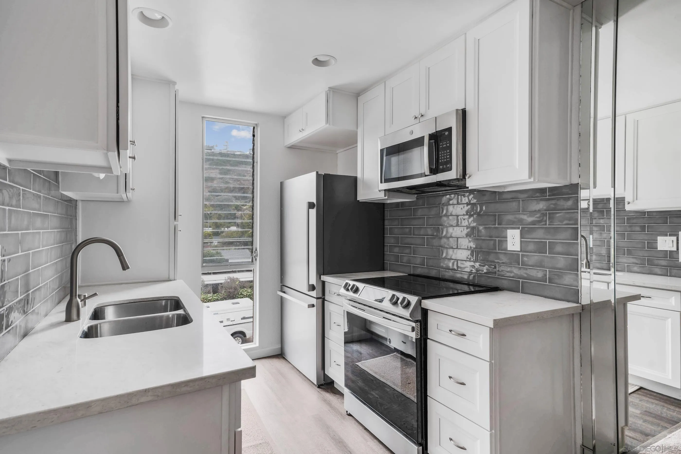 6455 La Jolla Blvd Unit: 246