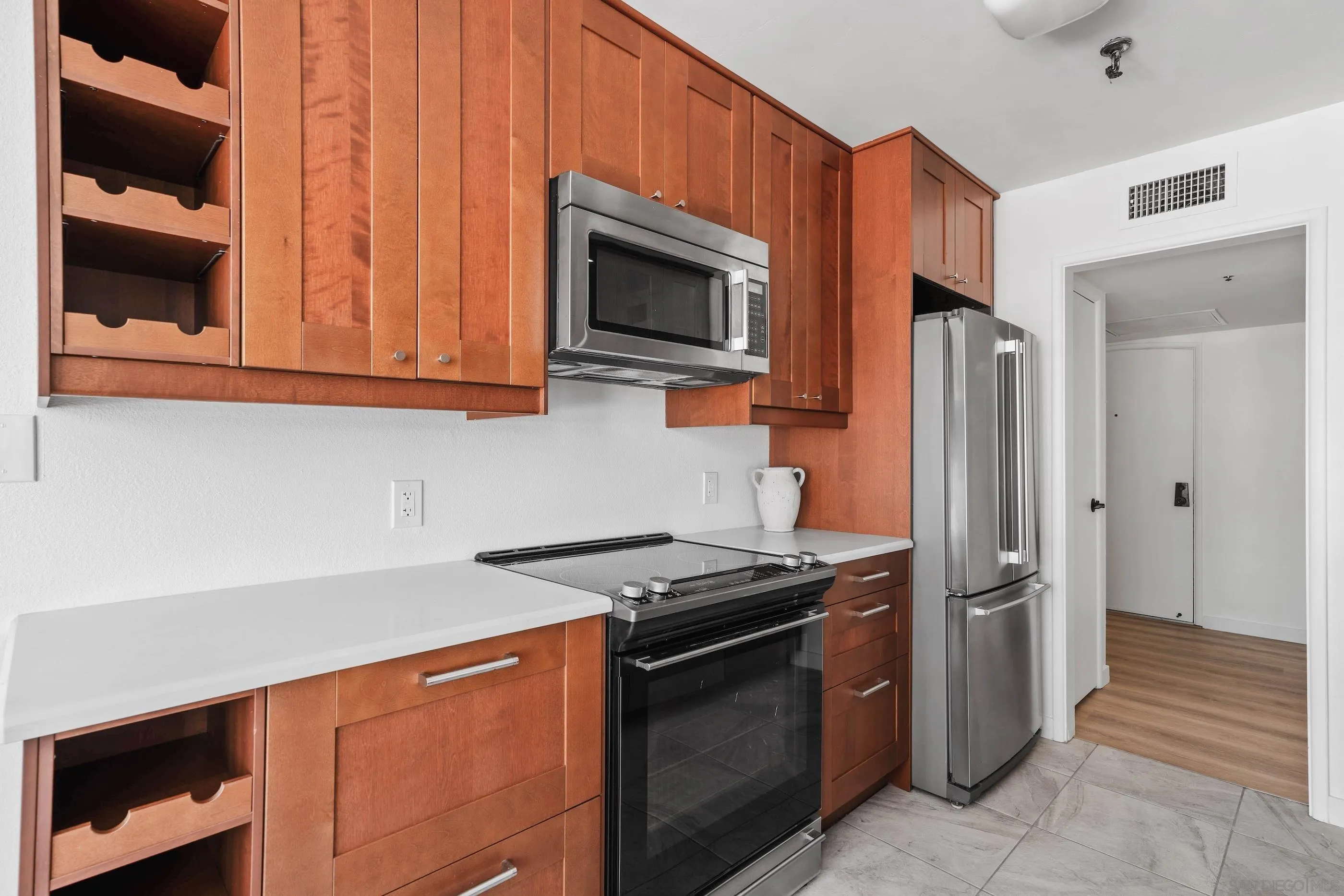 3290 6th Ave Unit 3b