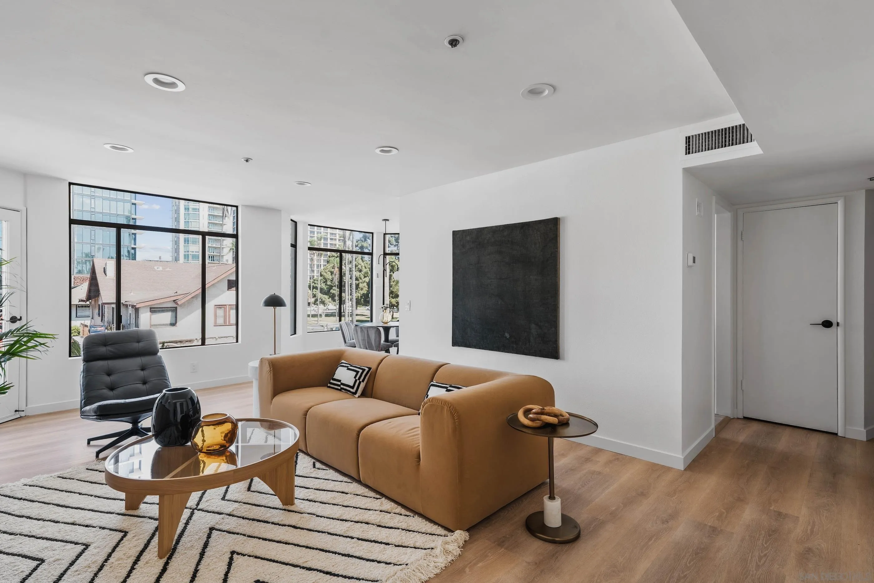 3290 6th Ave Unit 3b