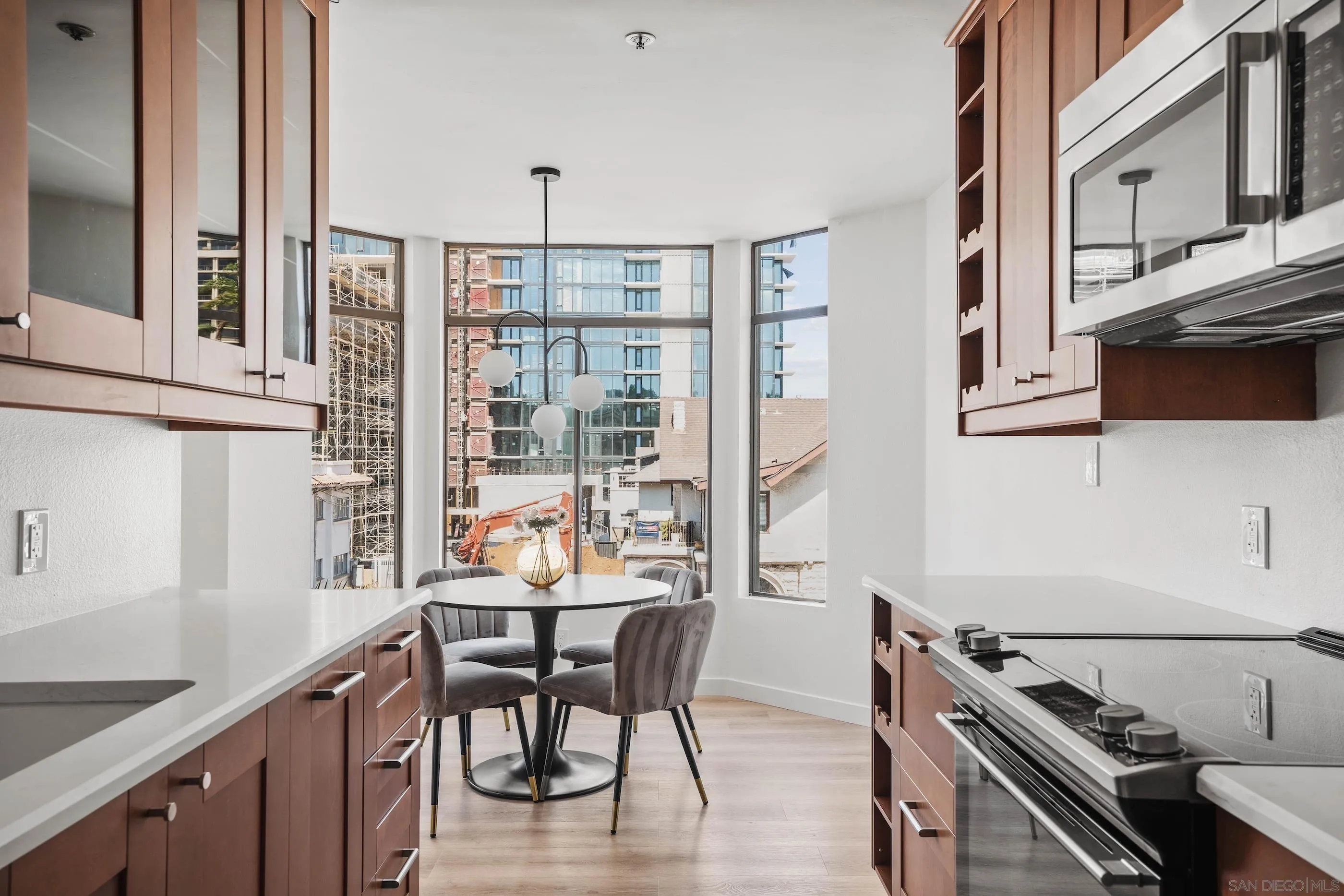 3290 6th Ave Unit 3b