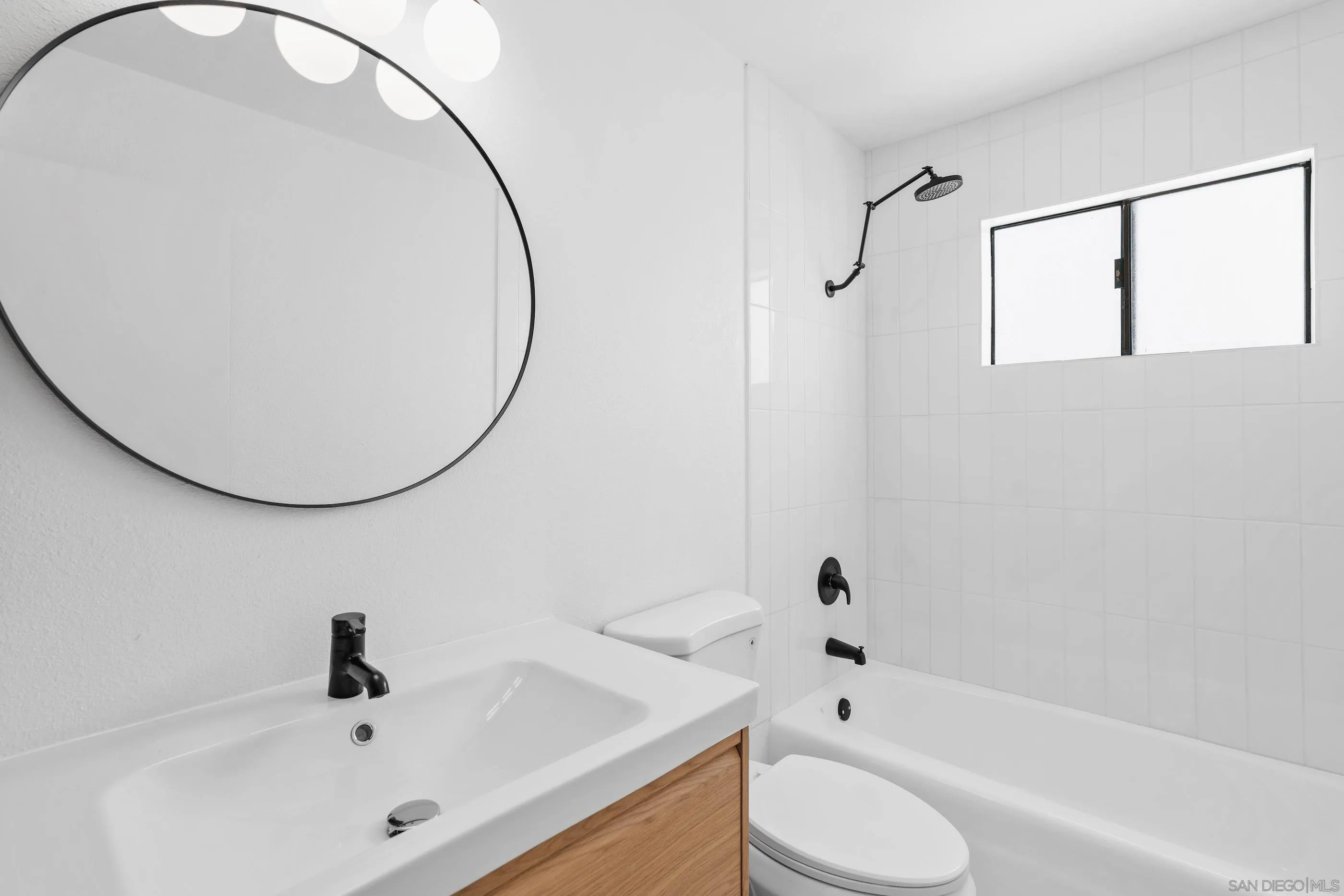 3290 6th Ave Unit 3b