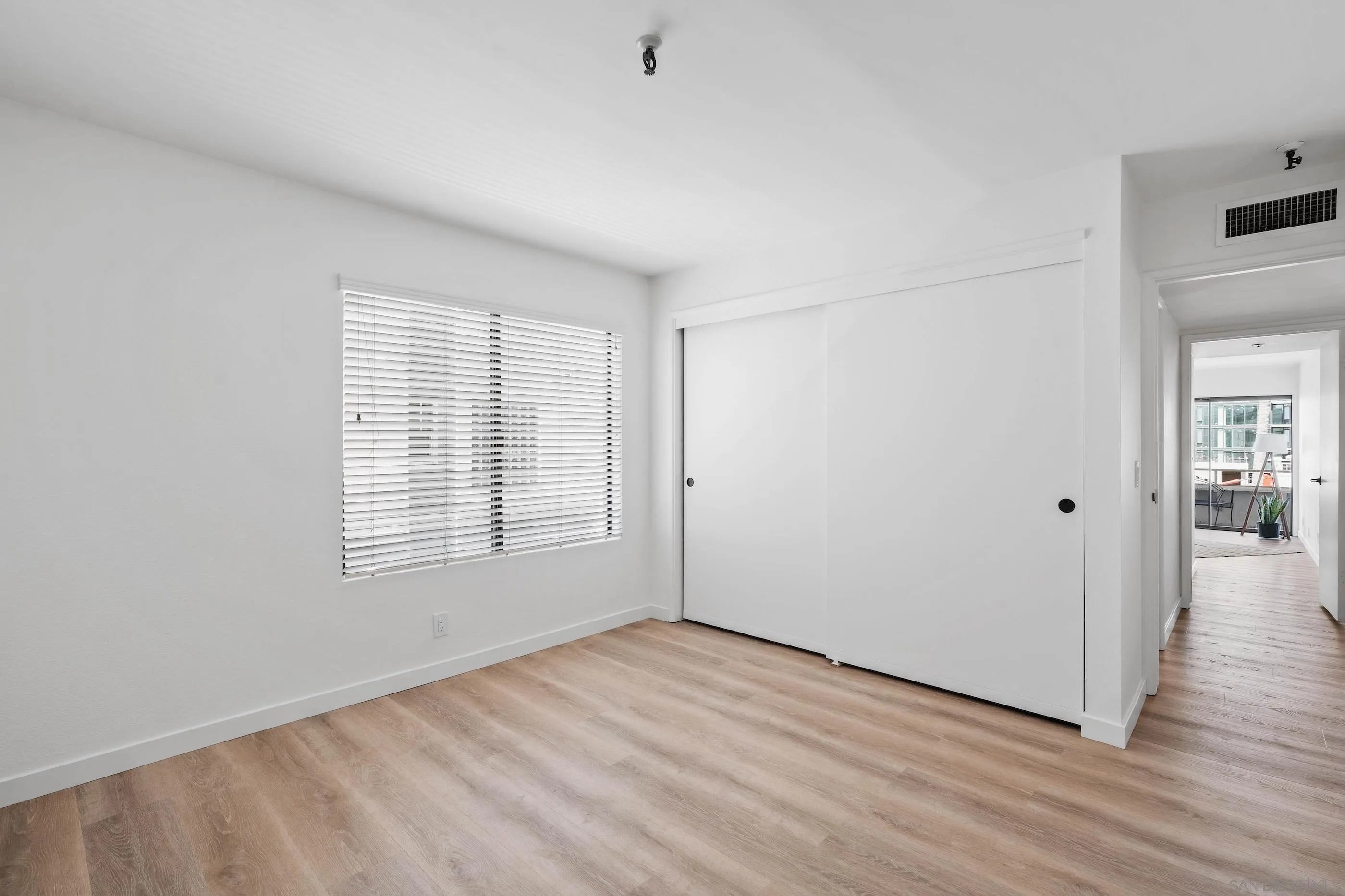 3290 6th Ave Unit 3b