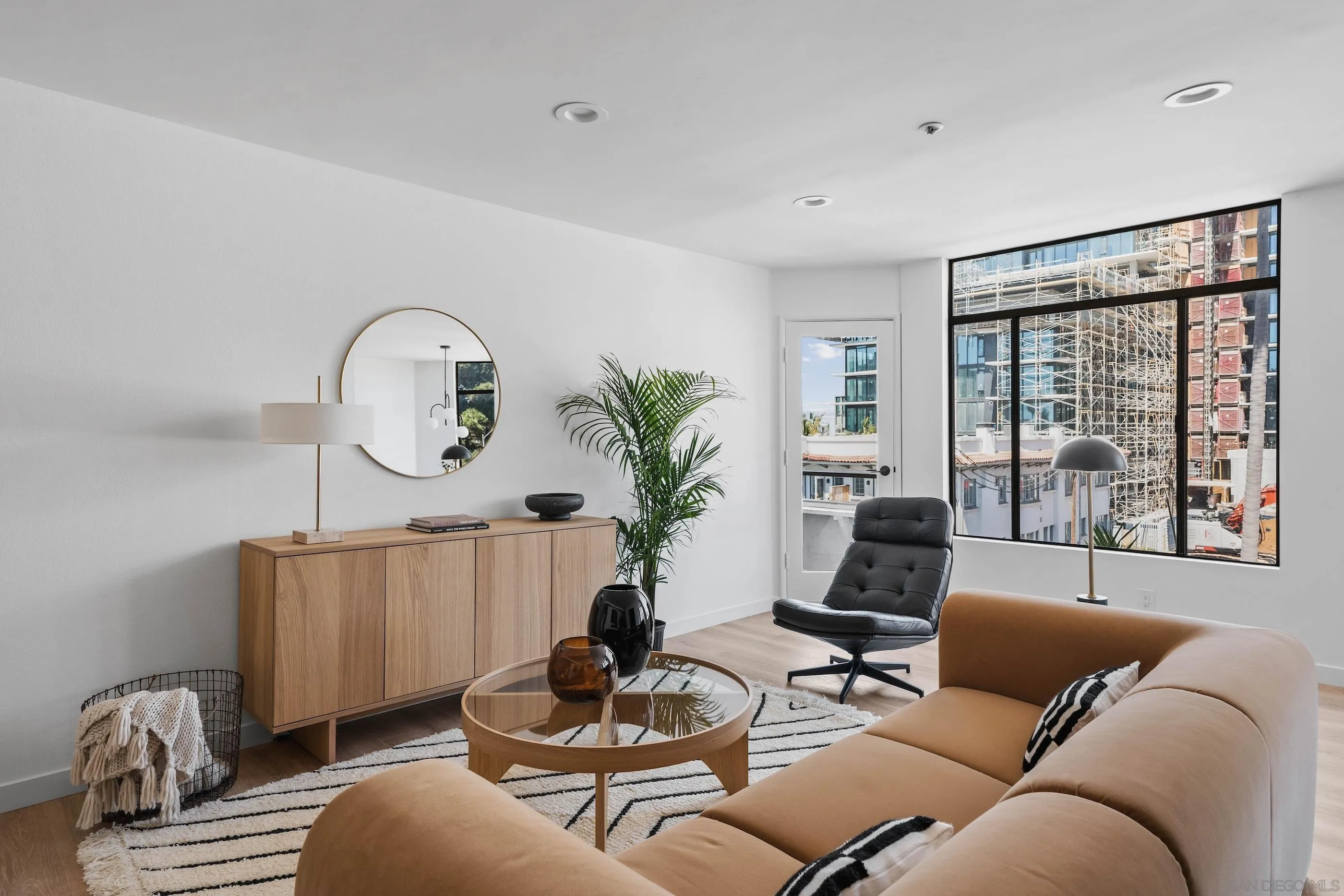 3290 6th Ave Unit 3b