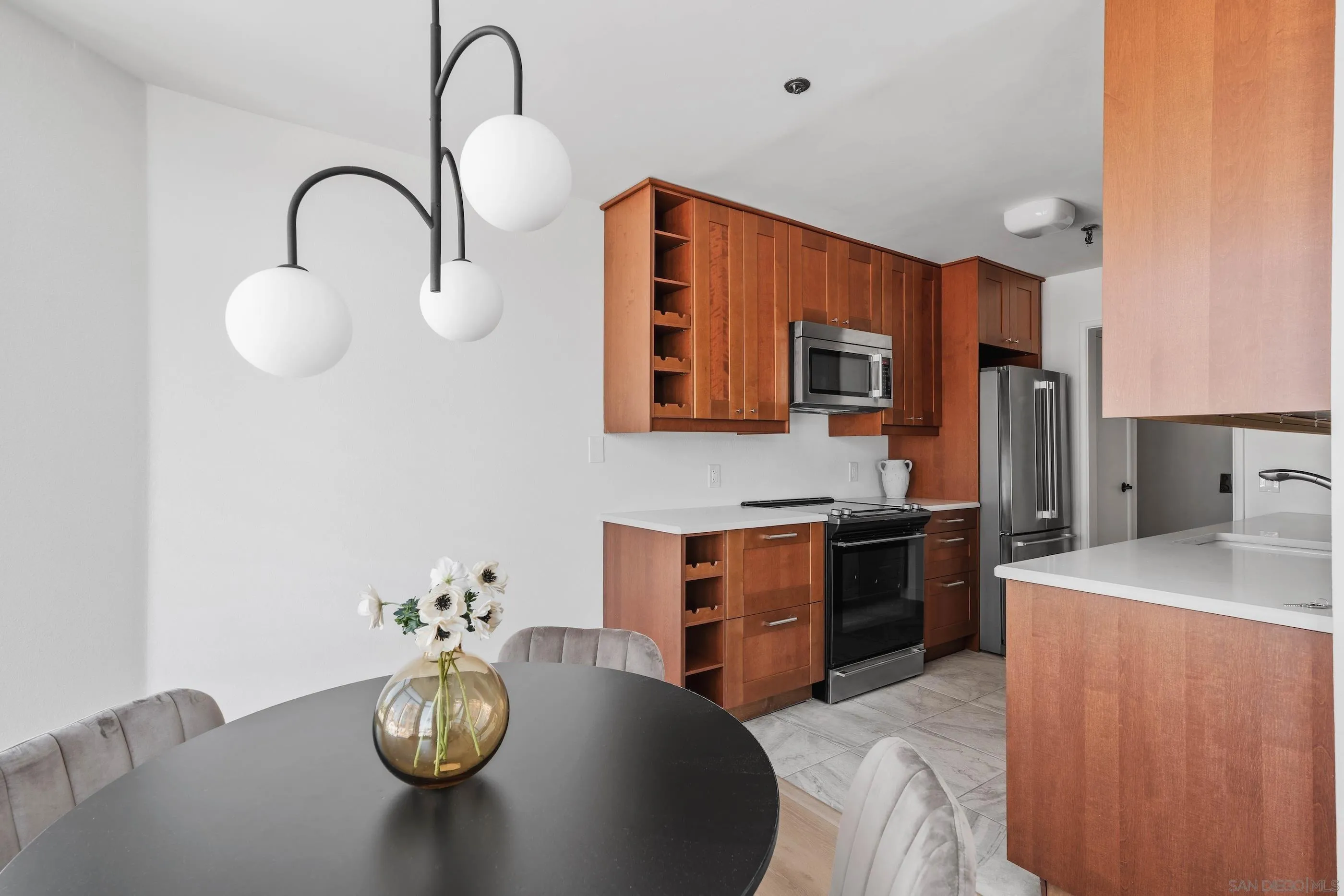 3290 6th Ave Unit 3b