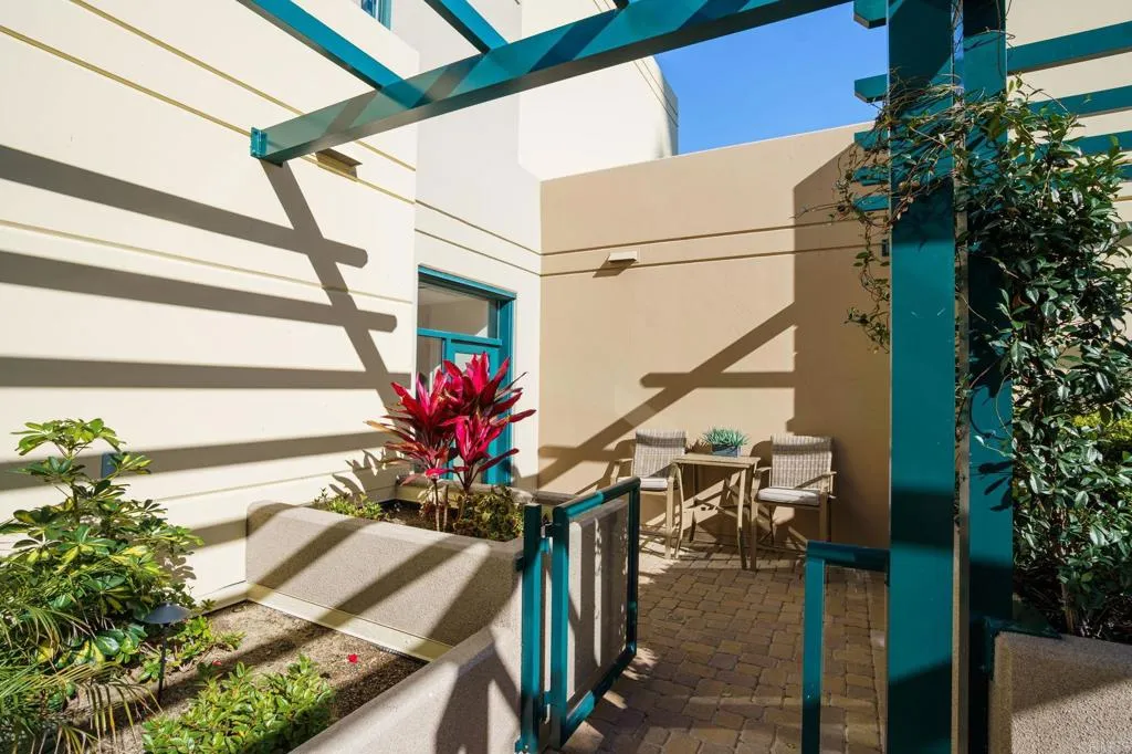 555 Front Street Unit 204