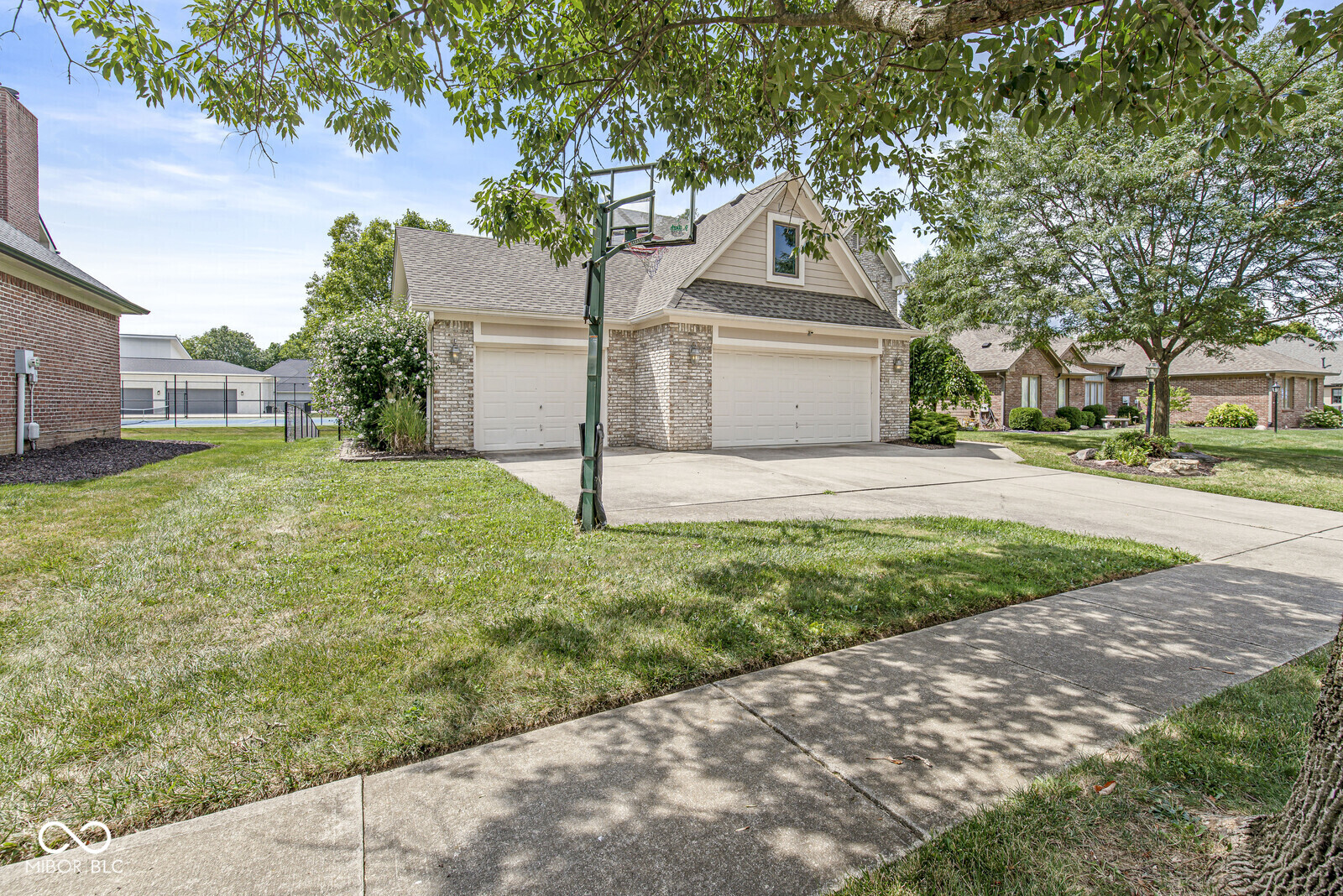 6442 Royal Oakland Drive