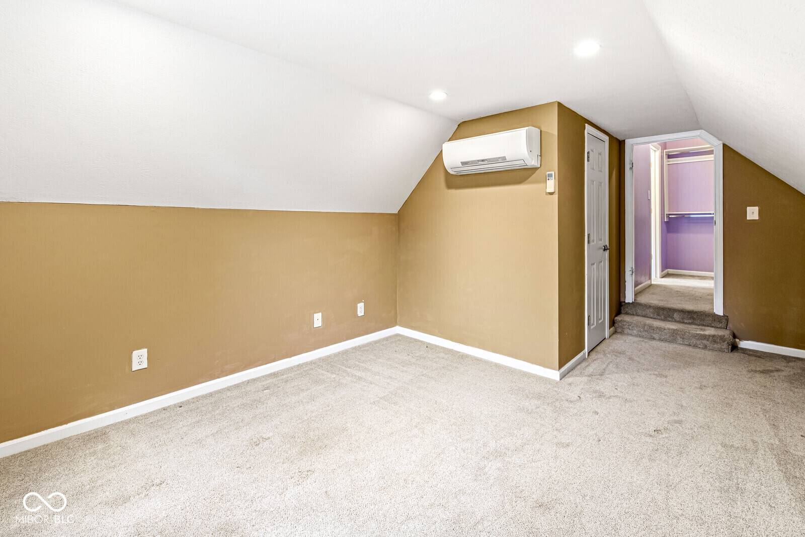 6442 Royal Oakland Drive