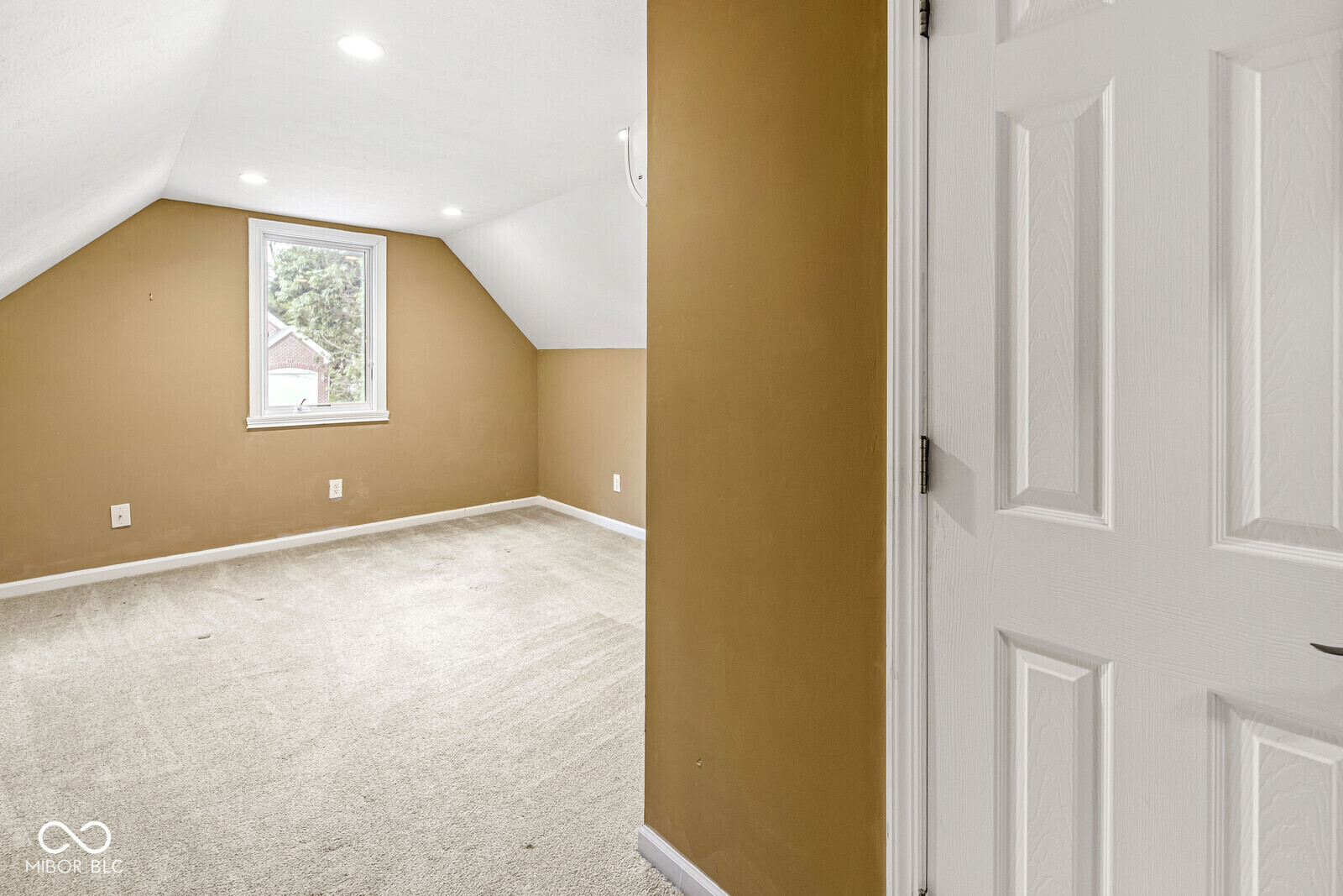 6442 Royal Oakland Drive